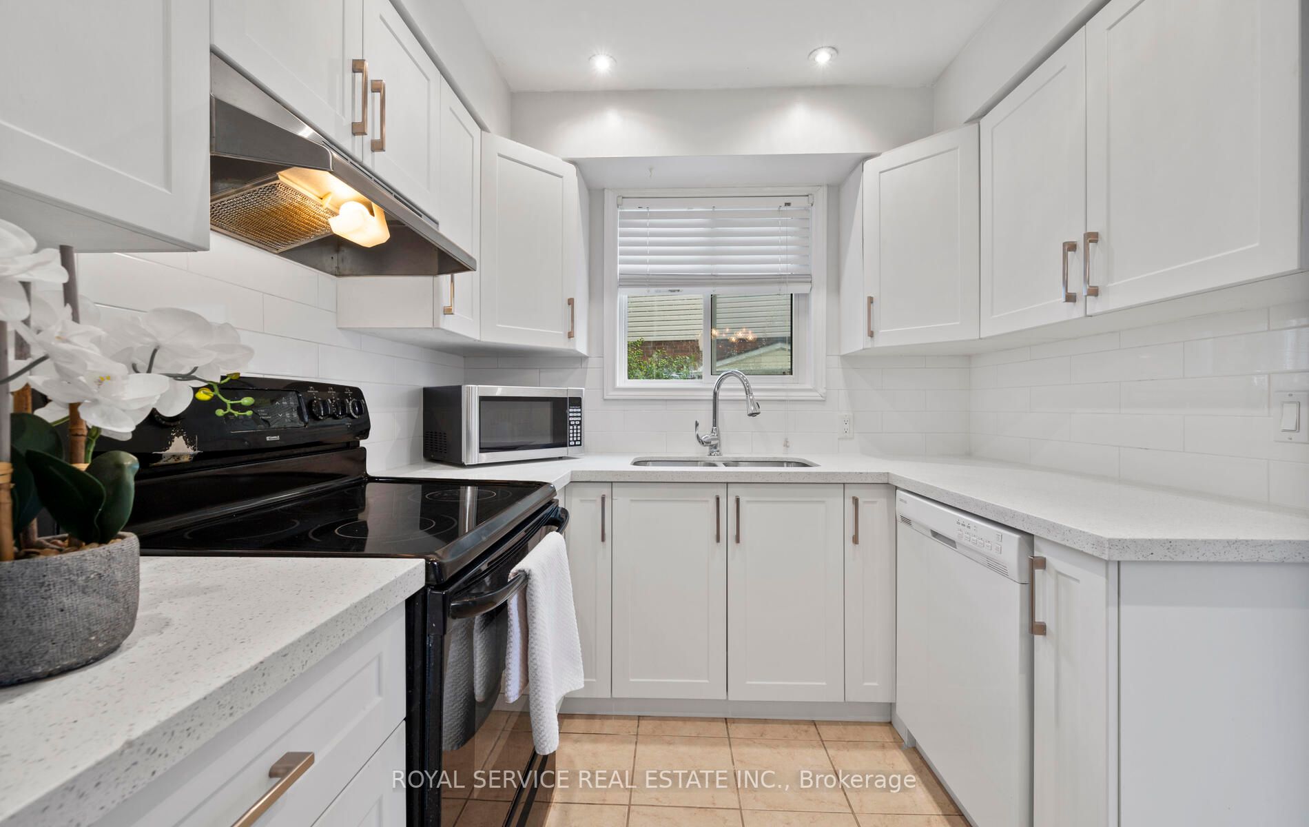 382 Kinmount Cres