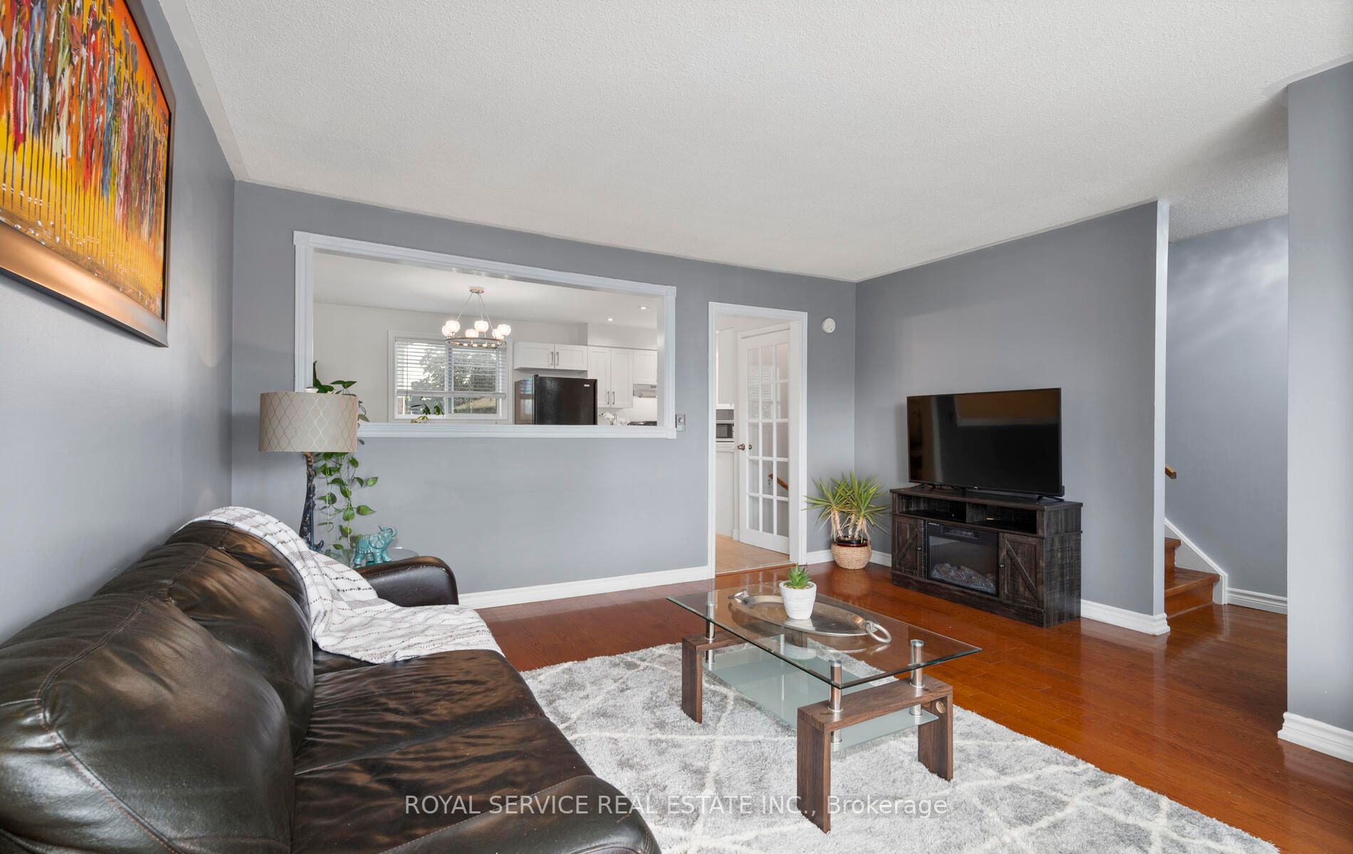 382 Kinmount Cres
