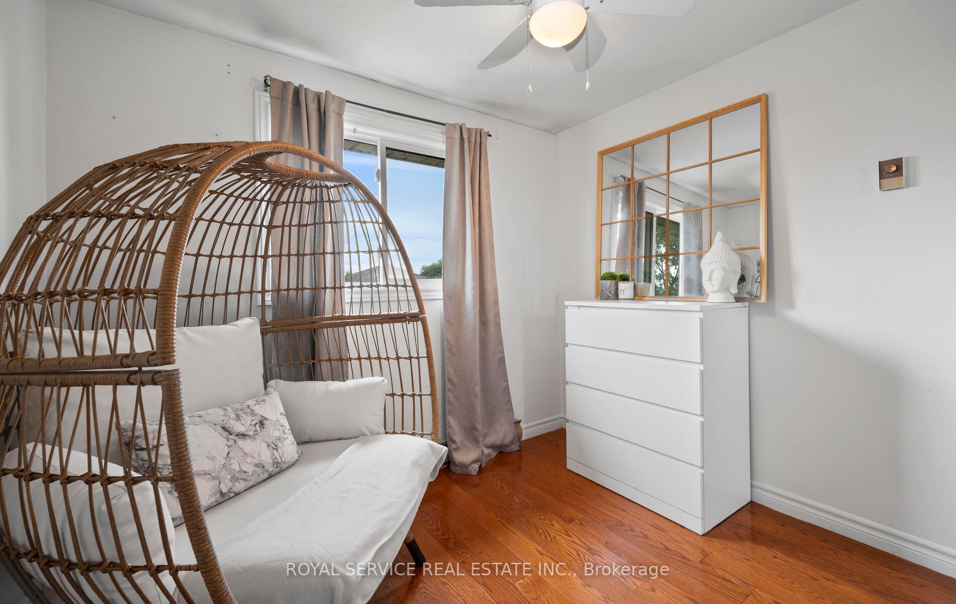 382 Kinmount Cres