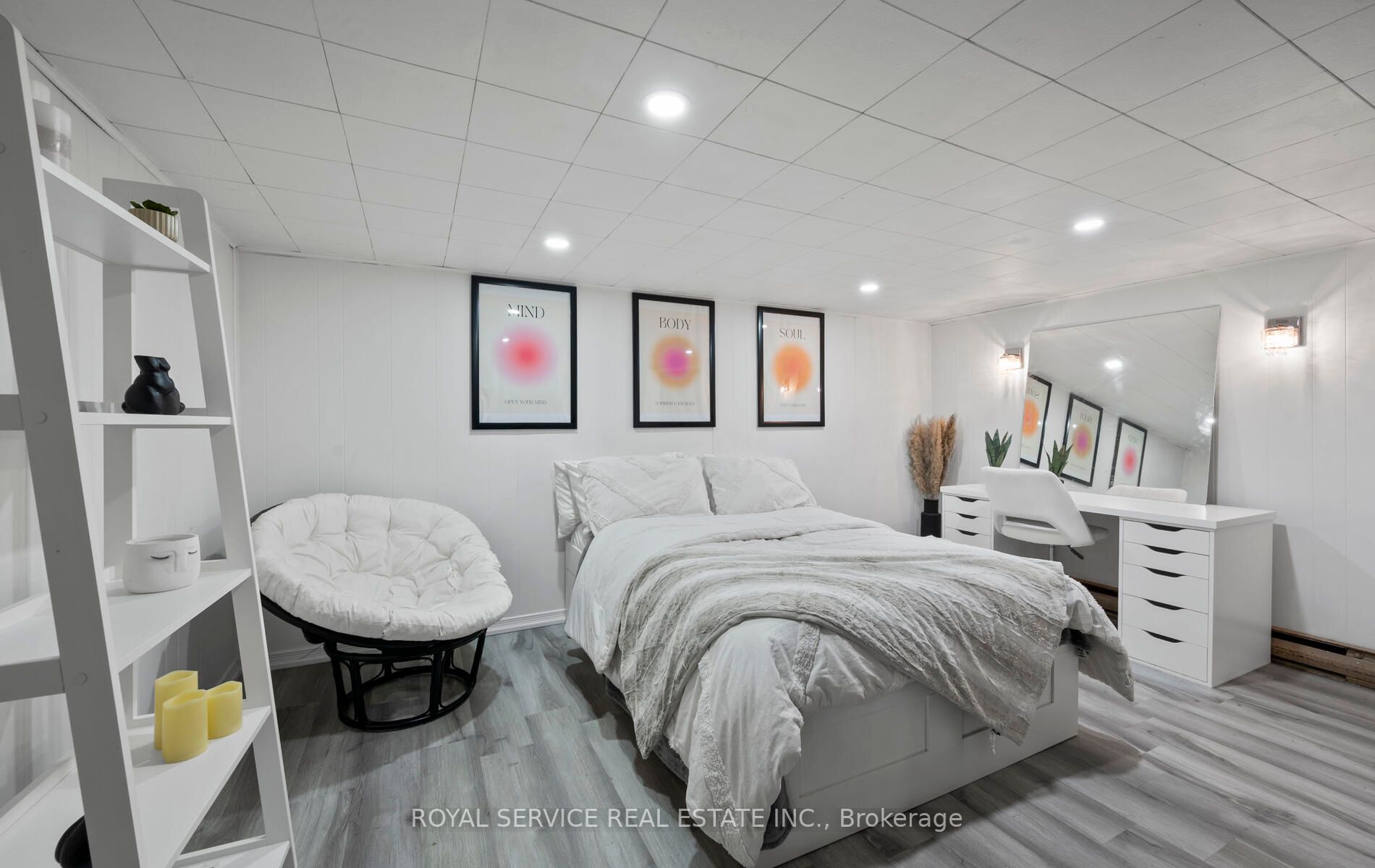 382 Kinmount Cres