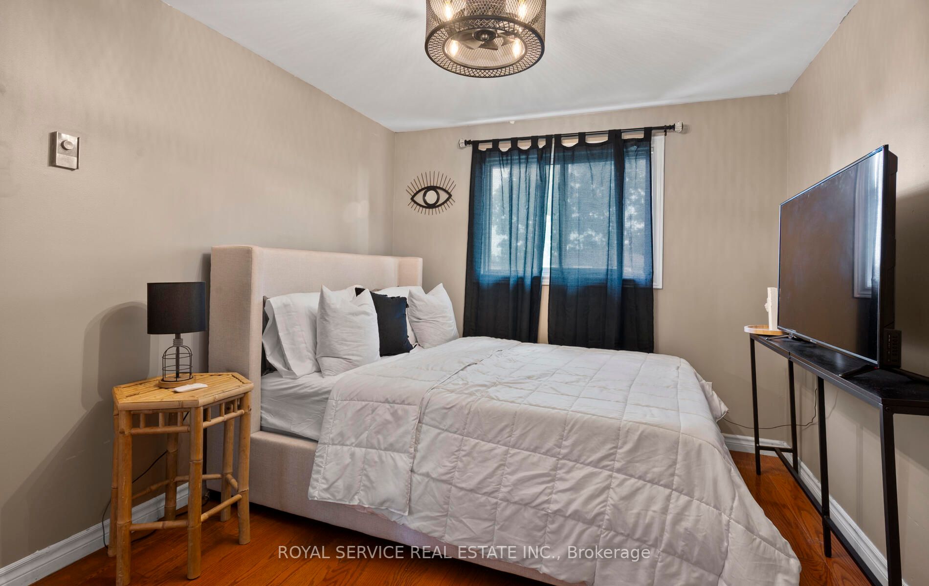 382 Kinmount Cres