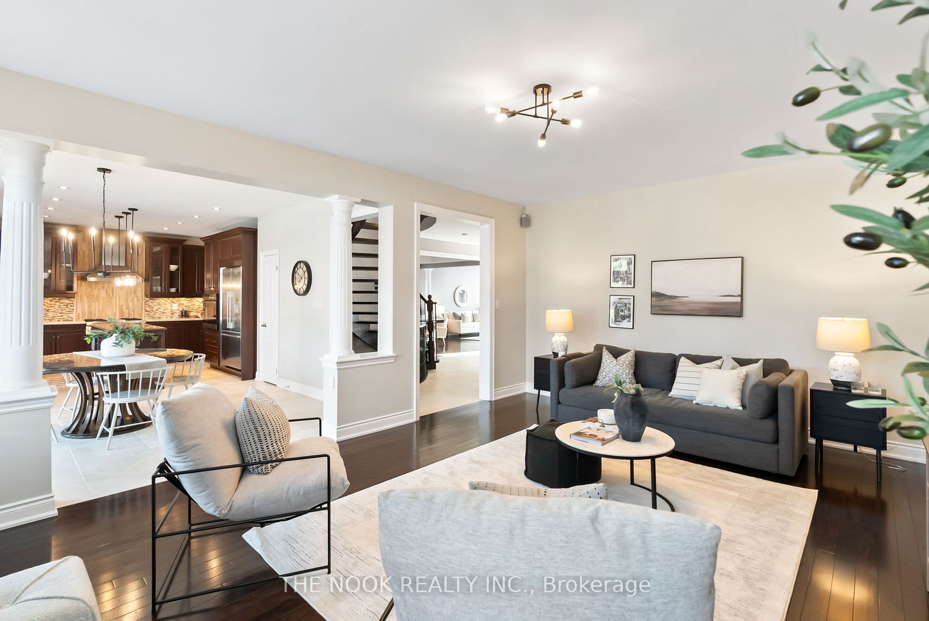 2319 Southcott Rd