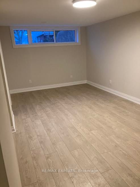 77 Cromwell Ave, #Lower