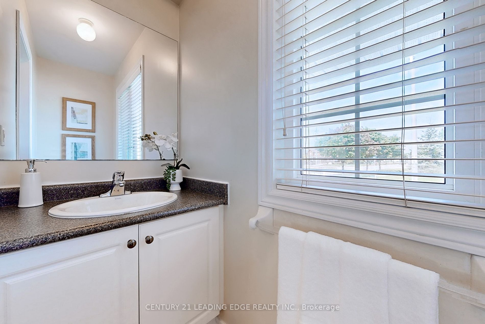1 Teagarden Crt