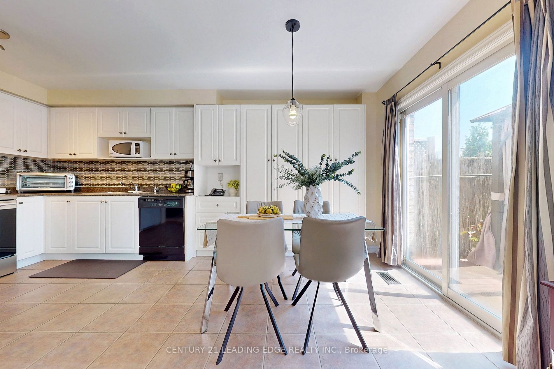 1 Teagarden Crt