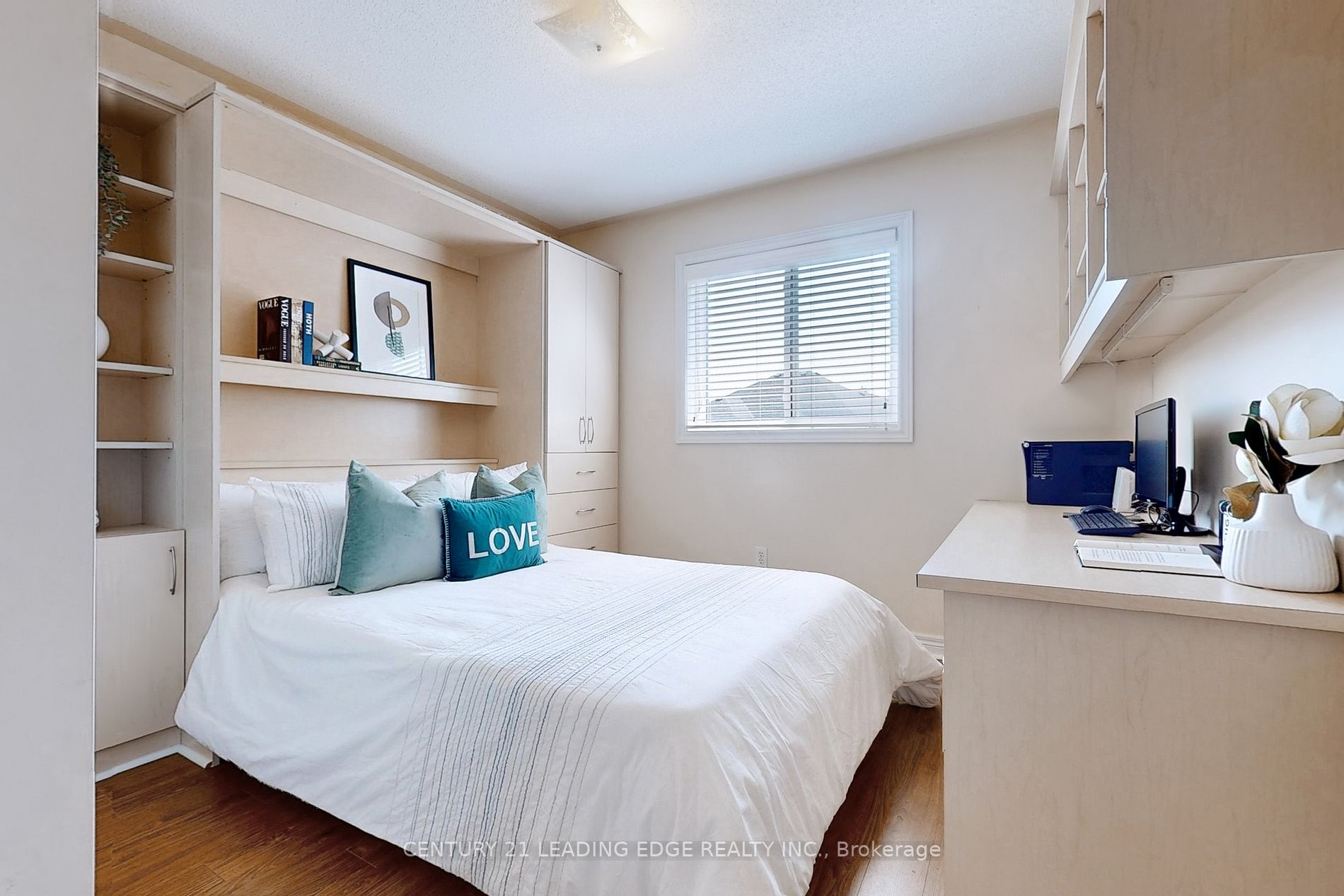 1 Teagarden Crt