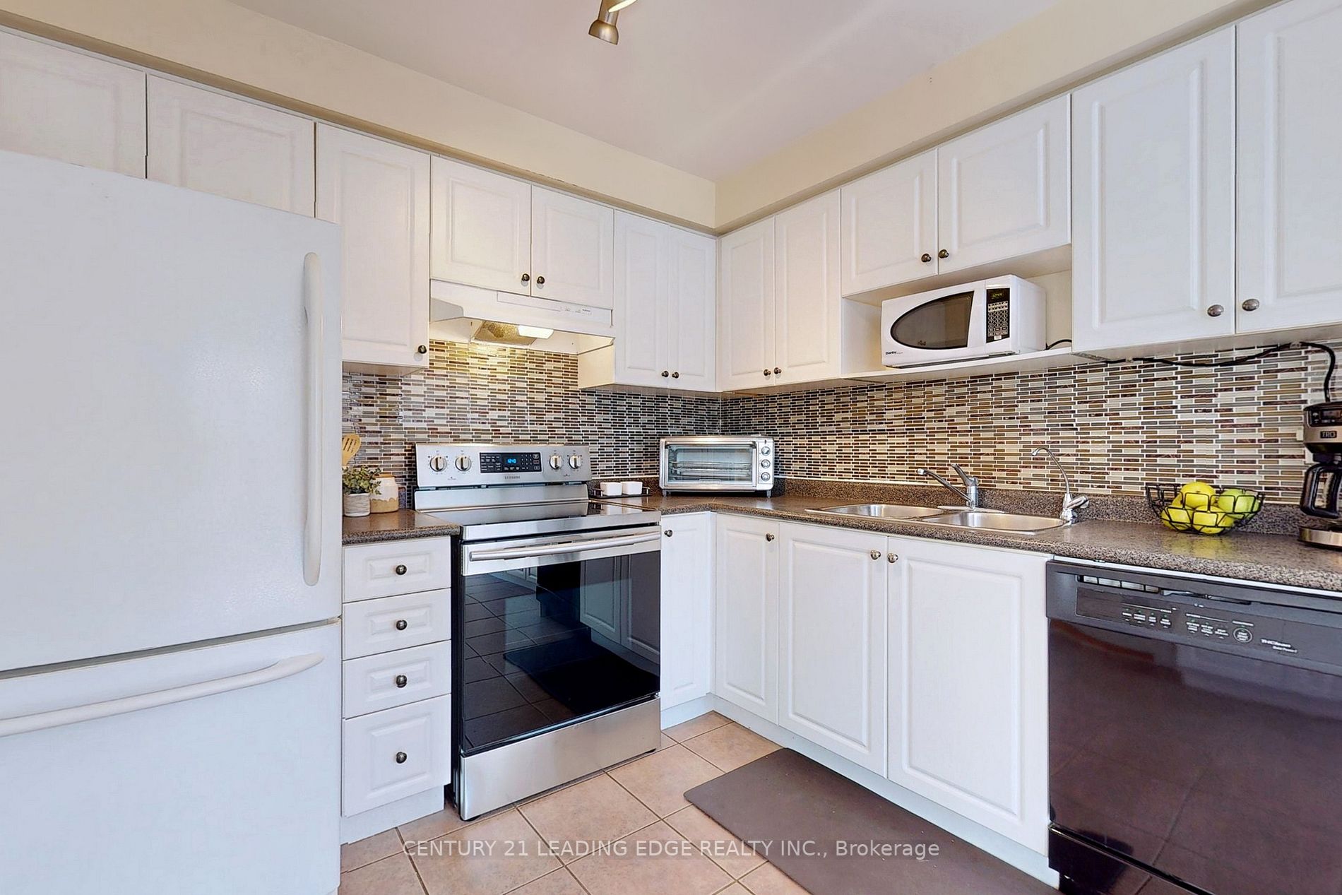 1 Teagarden Crt