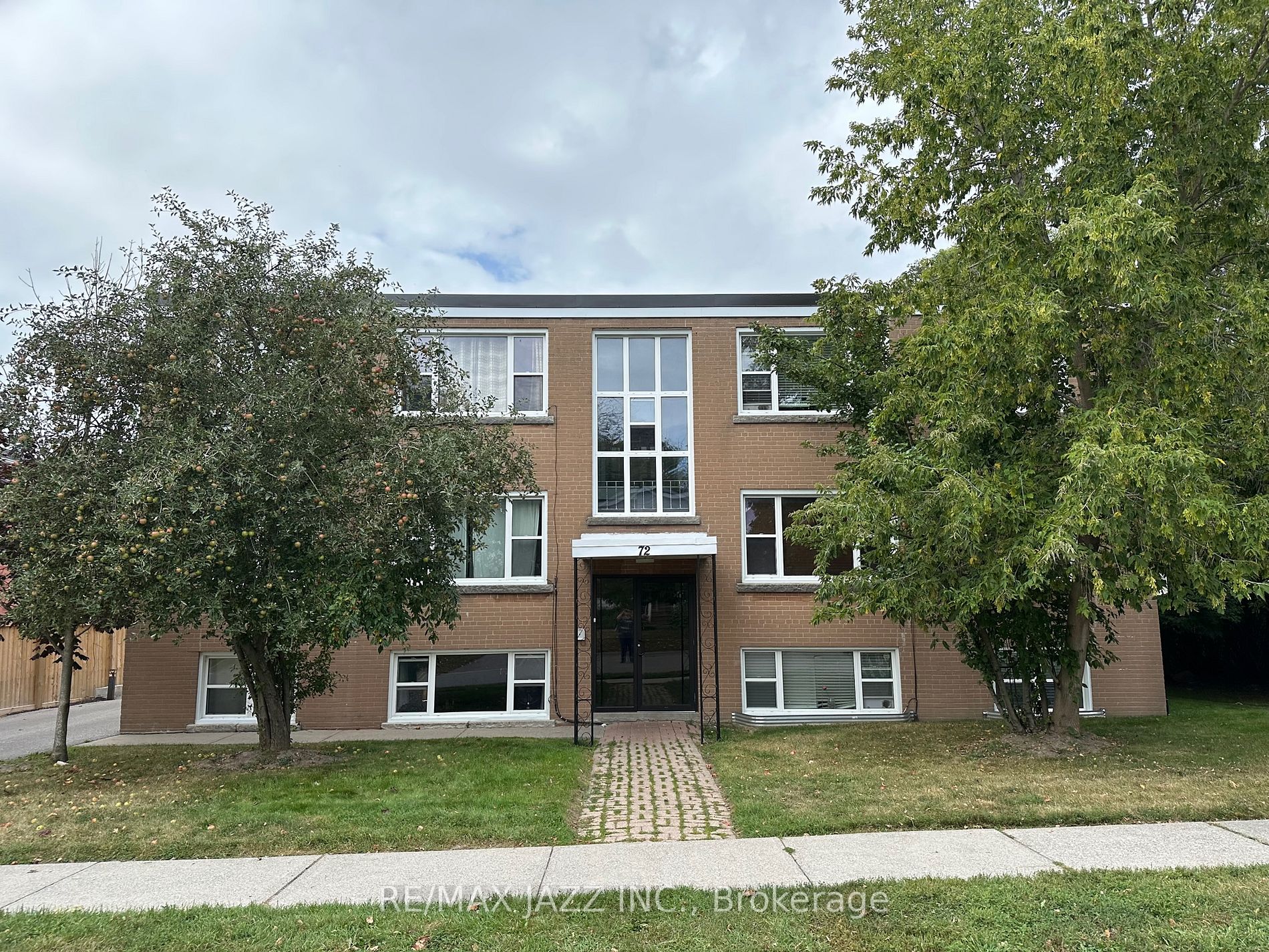 72 Westmount St