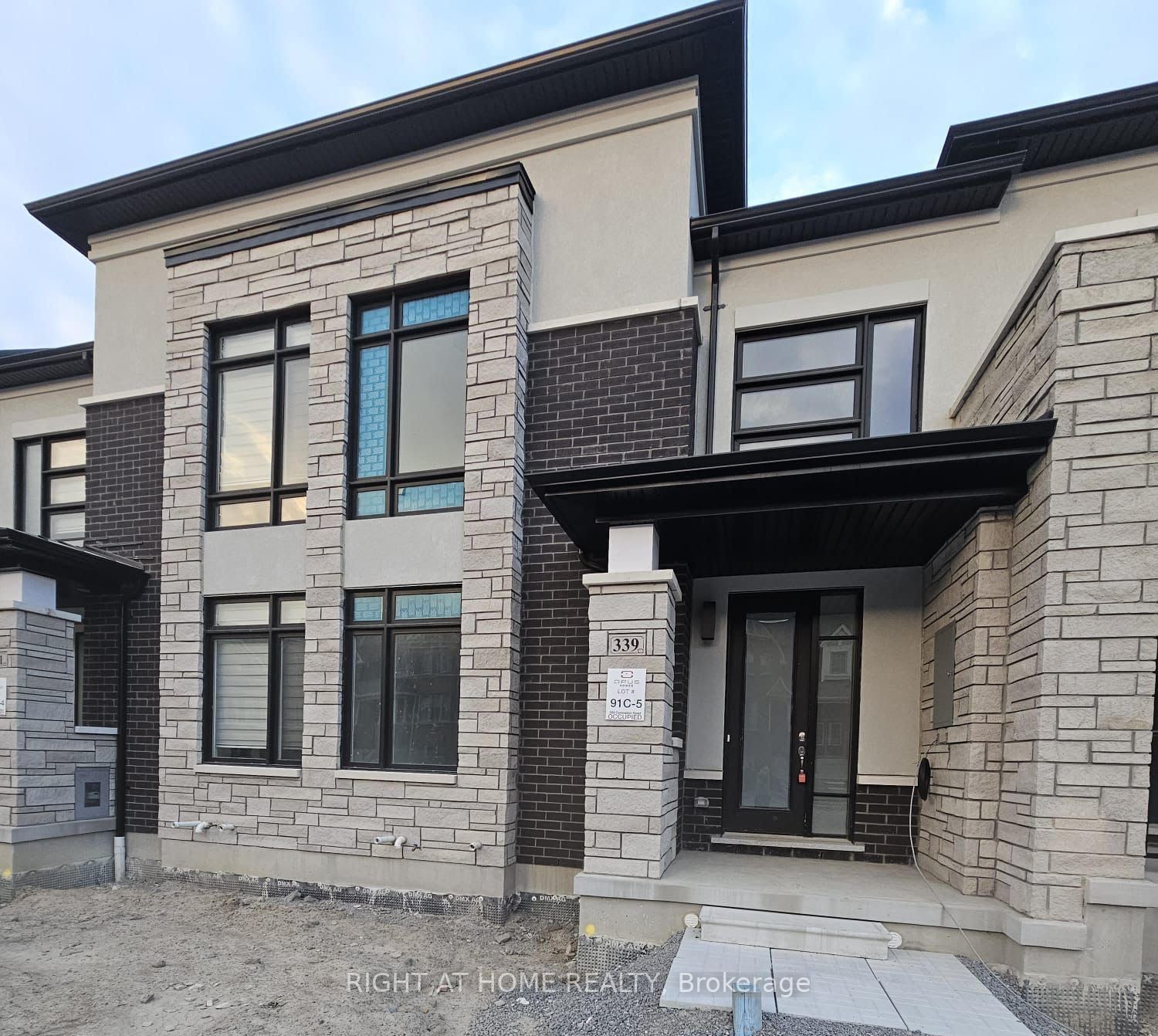 339 Coronation Rd