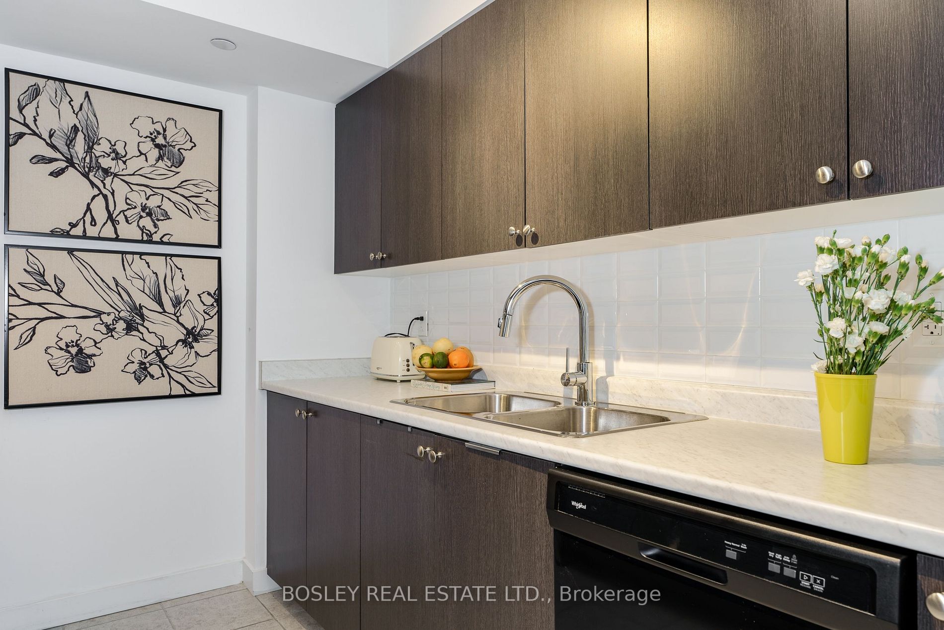8 Trent Ave, #406