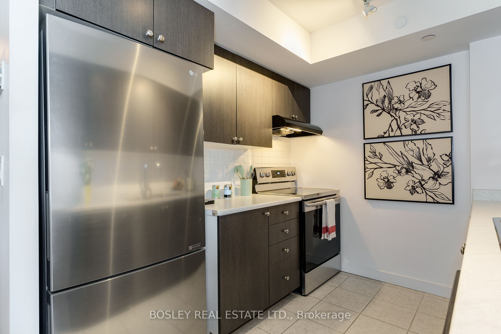 8 Trent Ave, #406