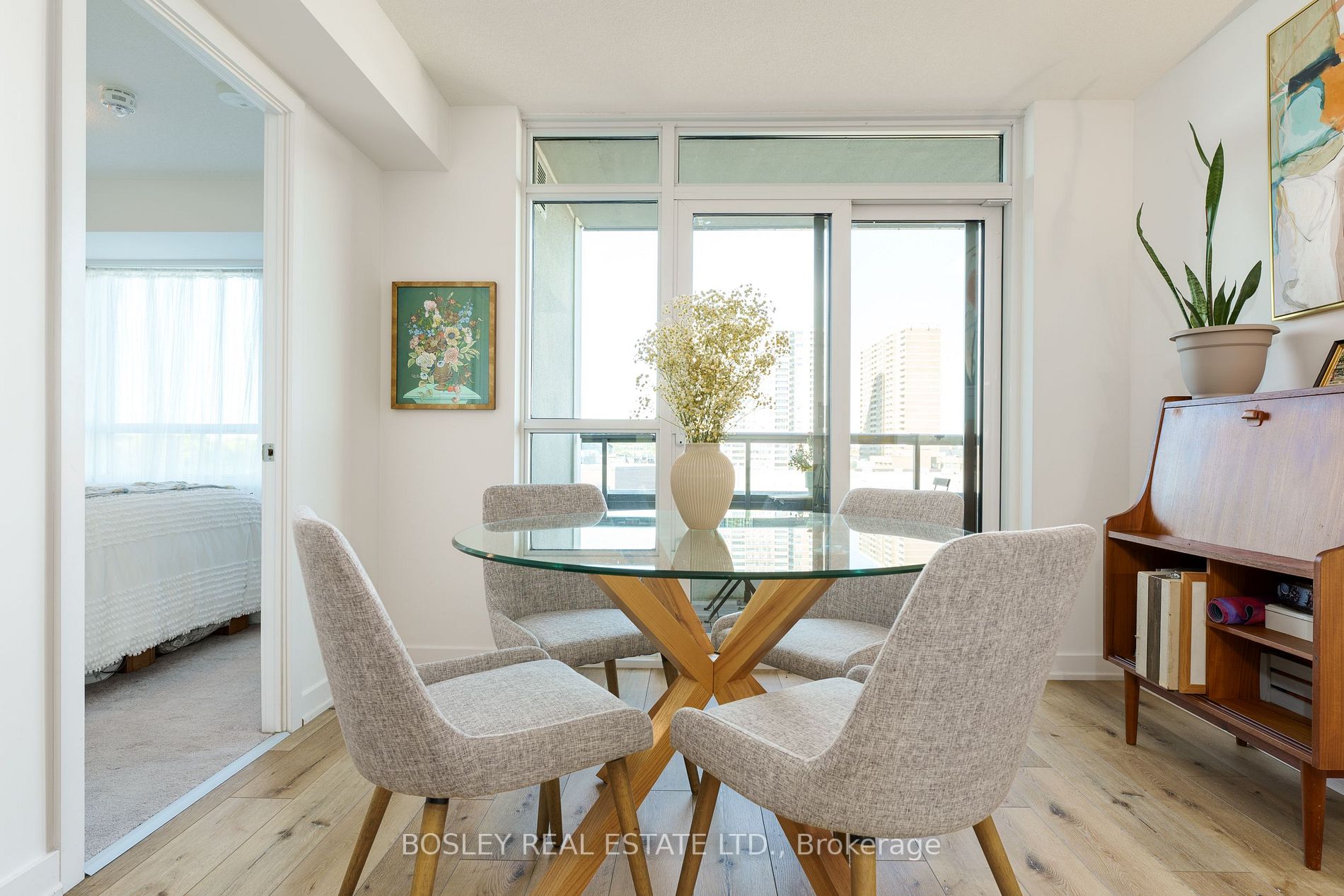 8 Trent Ave, #406