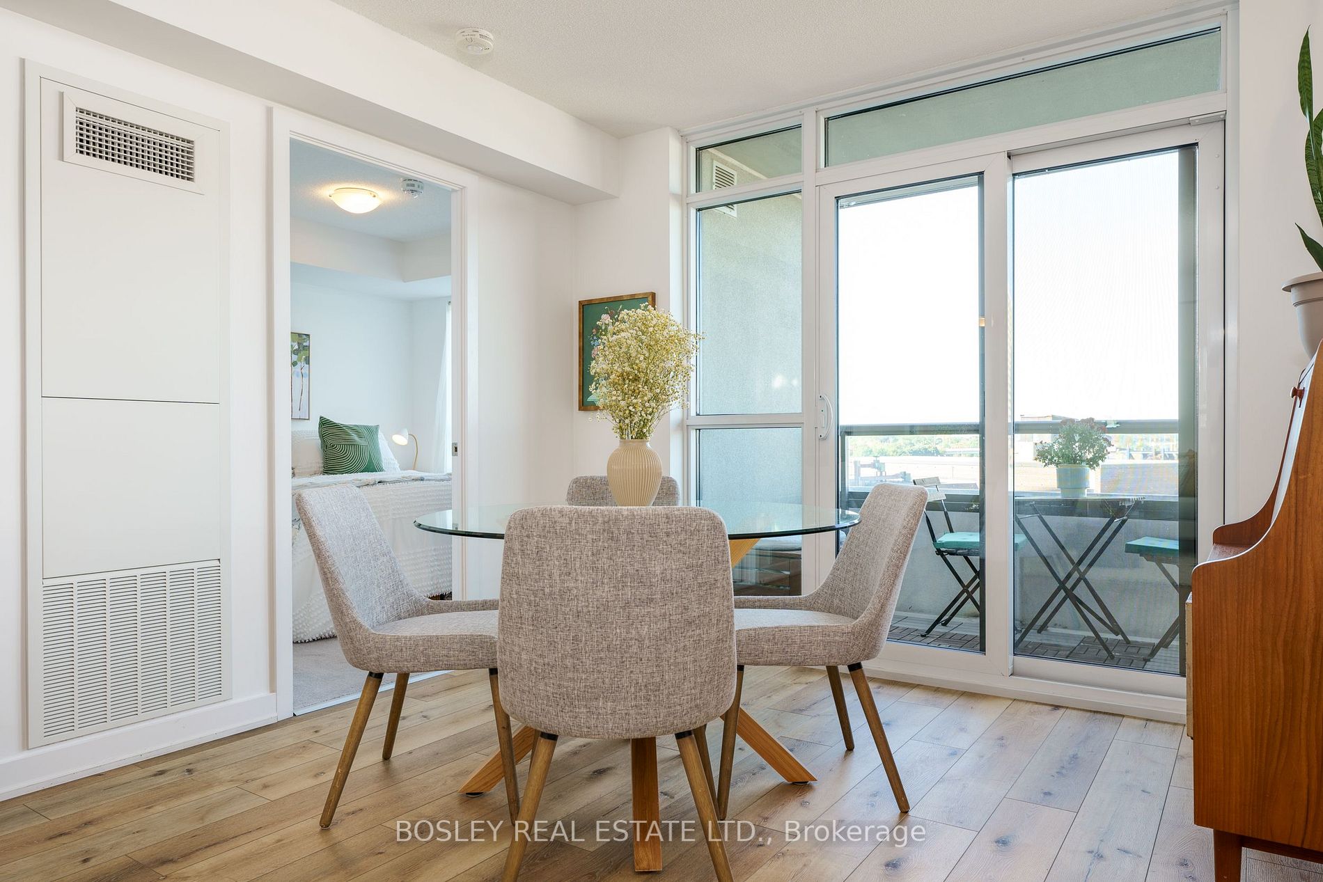 8 Trent Ave, #406