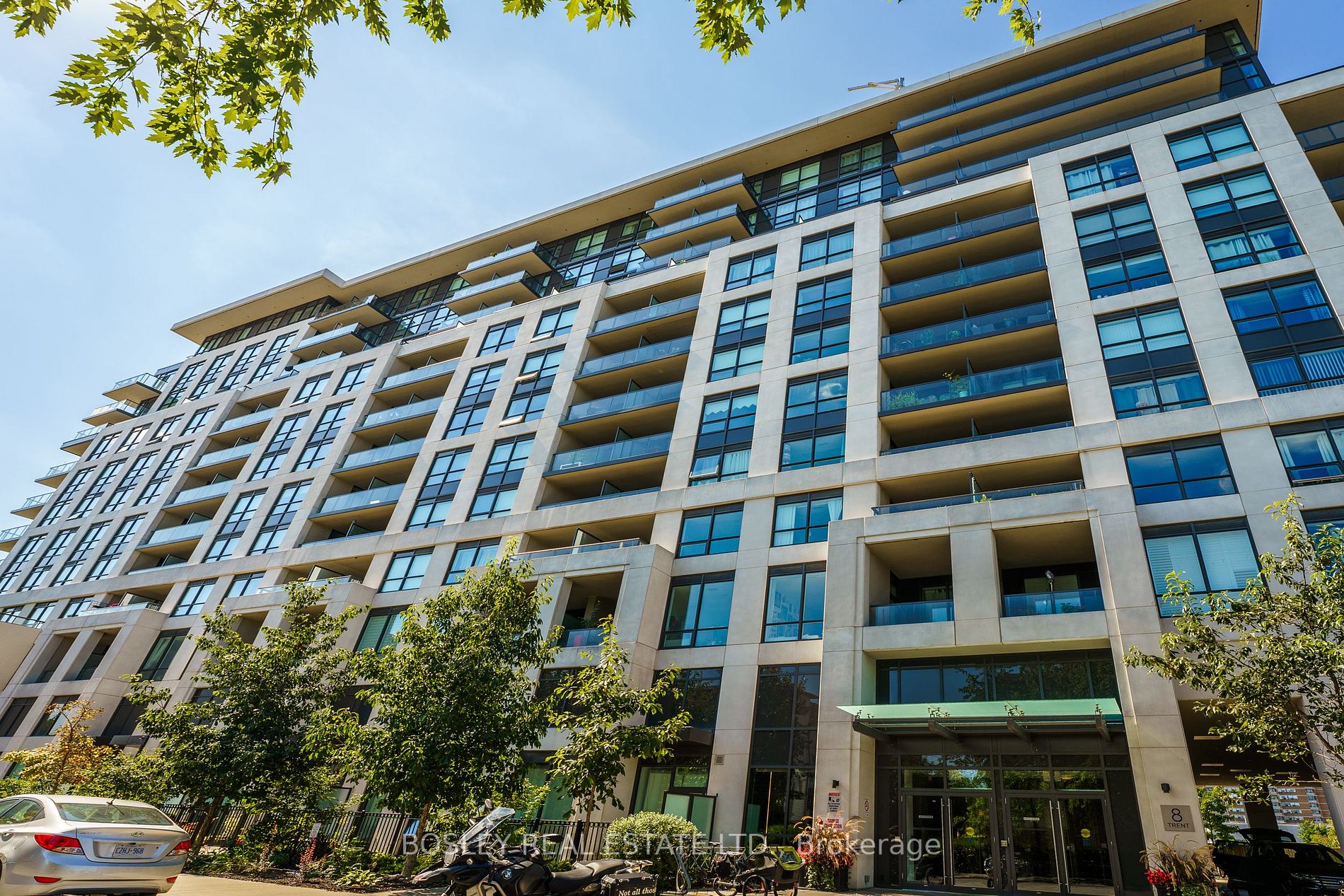 8 Trent Ave, #406