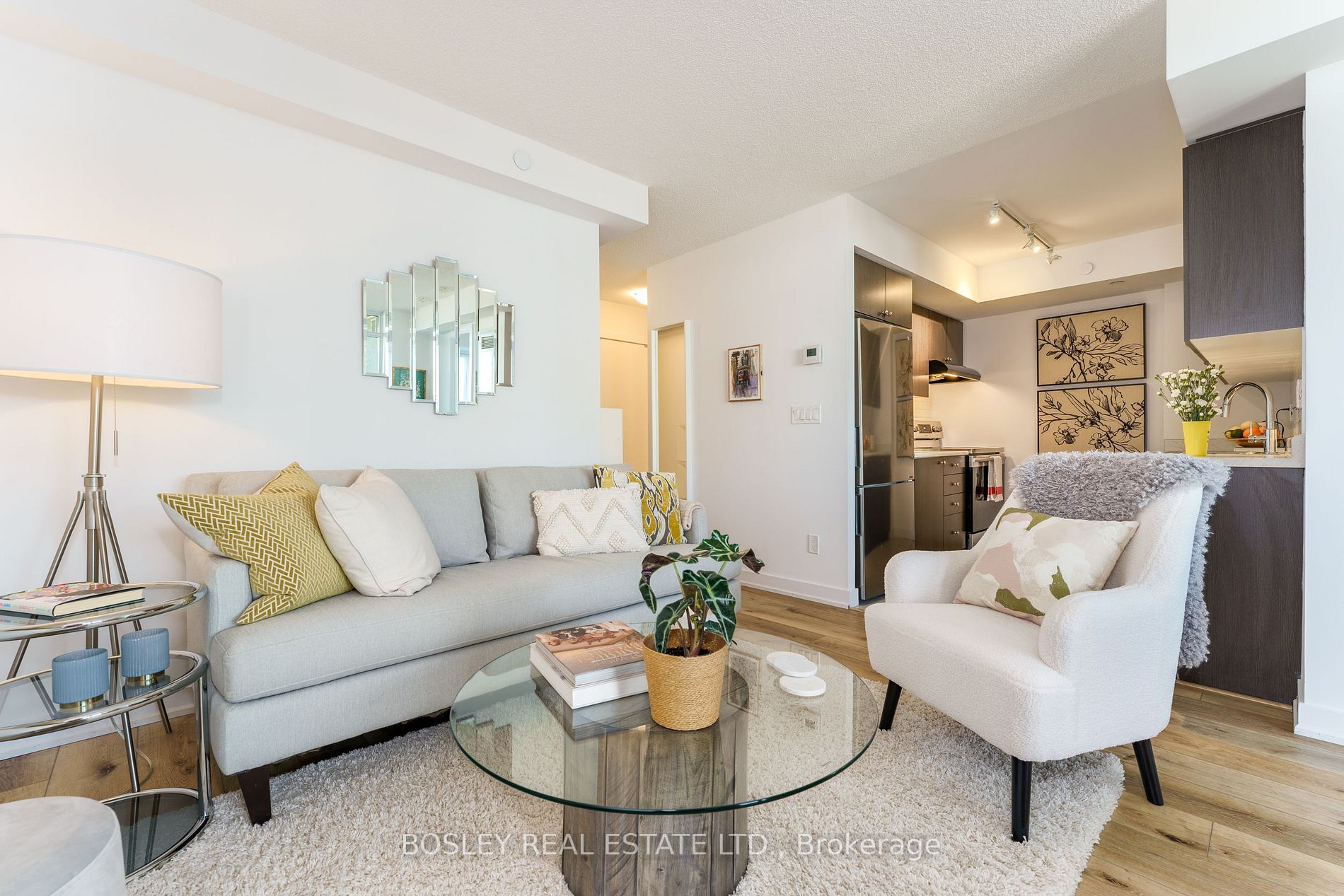 8 Trent Ave, #406