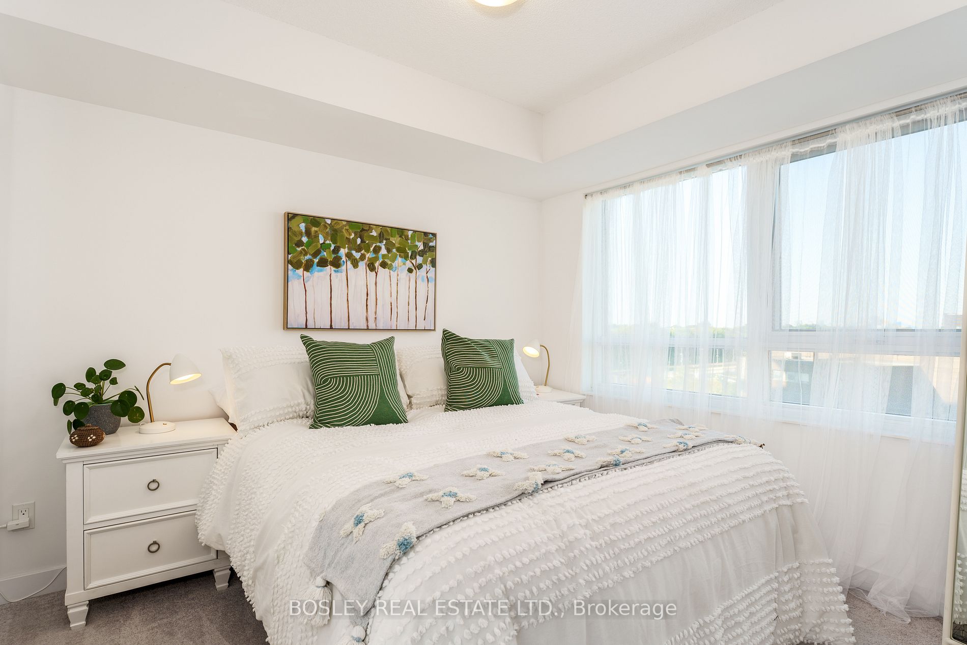 8 Trent Ave, #406