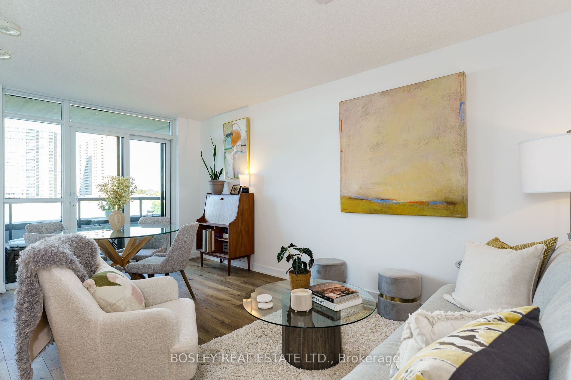 8 Trent Ave, #406