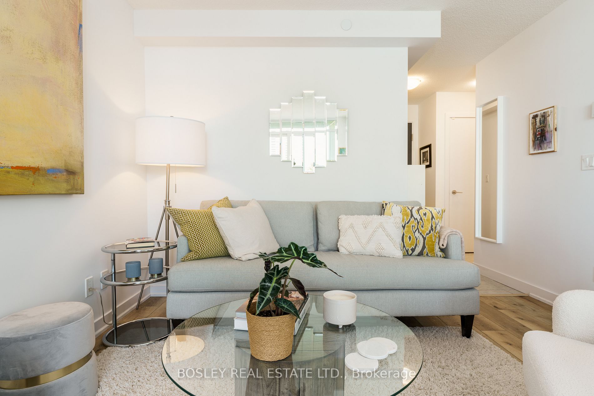 8 Trent Ave, #406