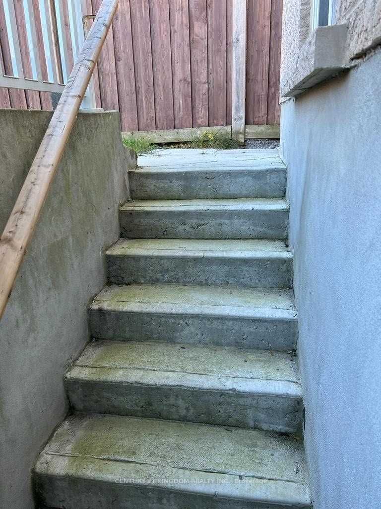 10 Canary St, #Bsmt