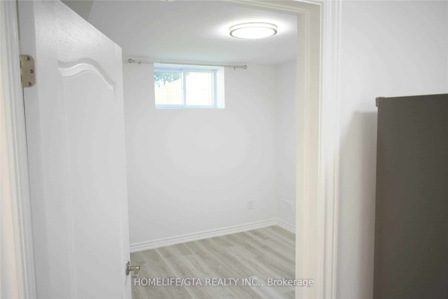 655 Cartier Ave, #Lower