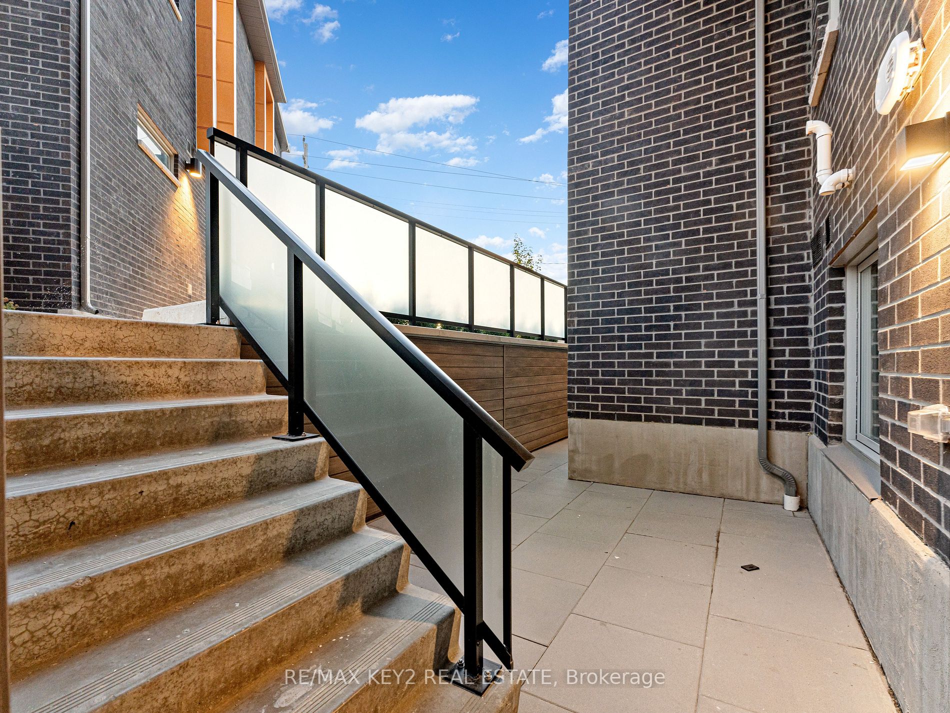 2787 Eglinton Avenue E, #334