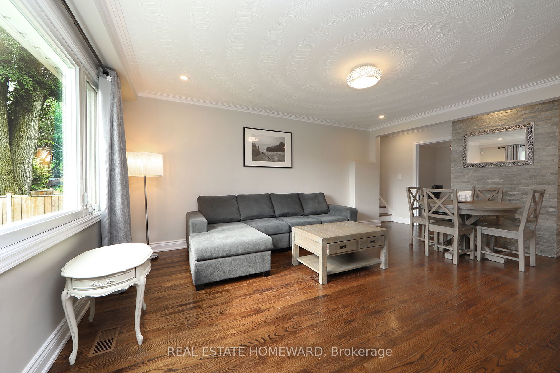 4 Baudina Cres