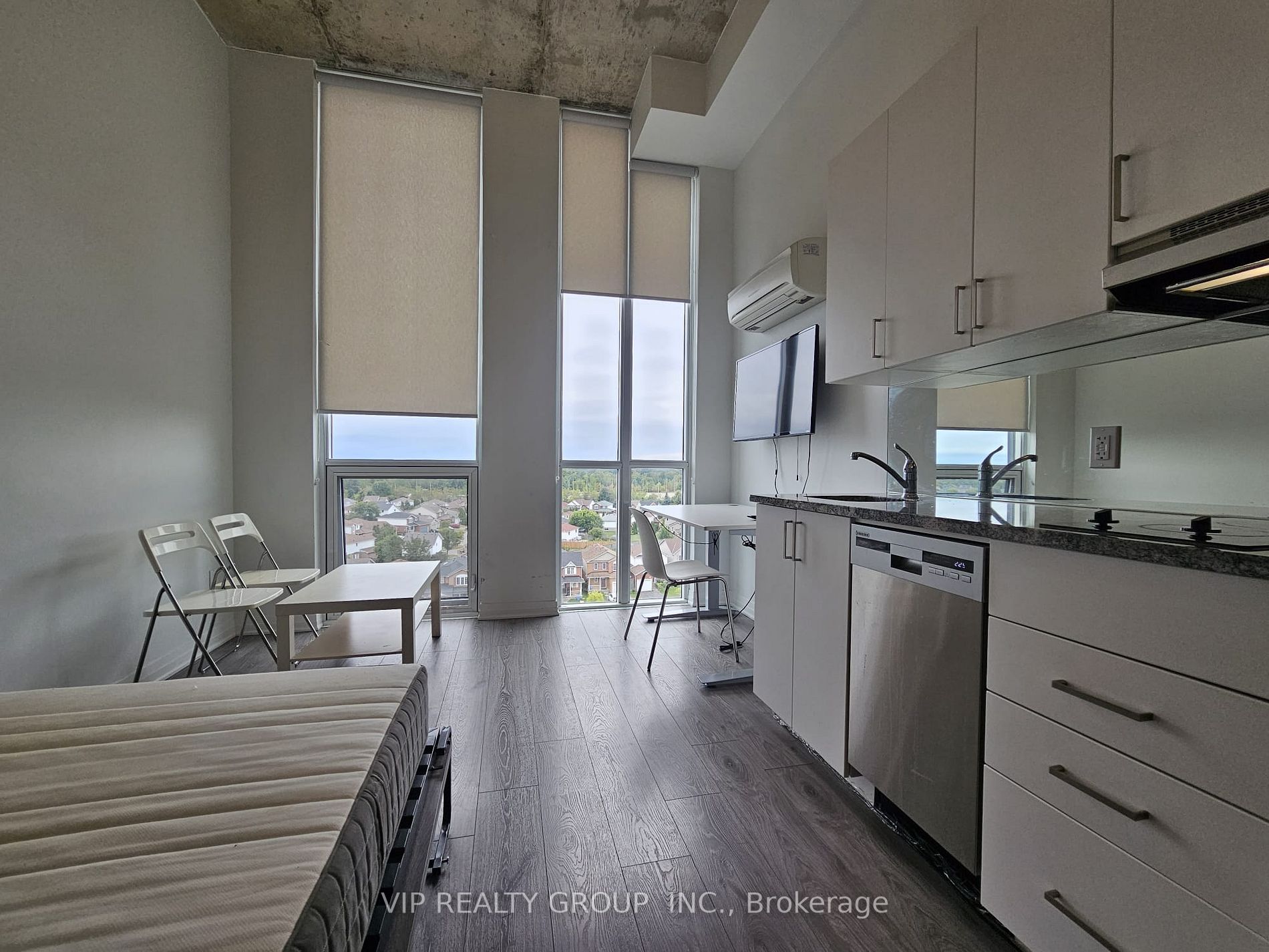 1900 Simcoe Street N, #815