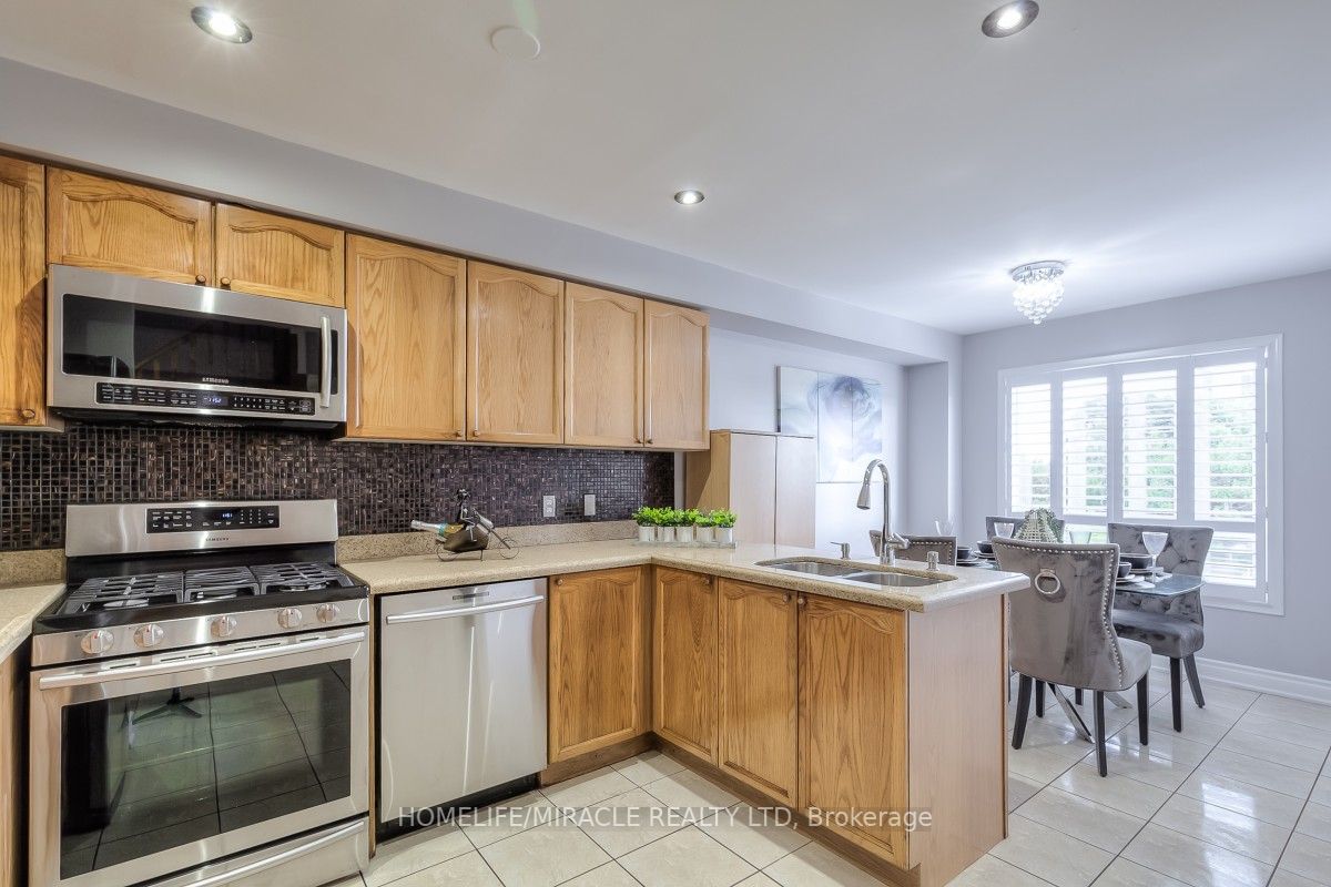 98 Jenkinson Way, #70
