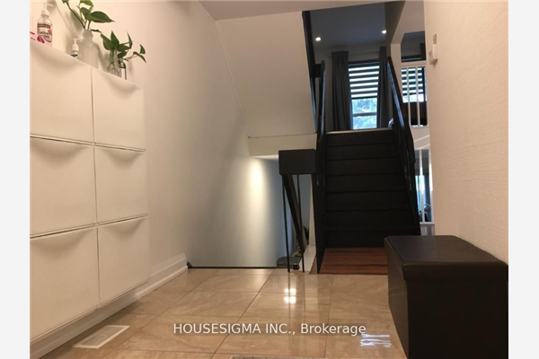 10 Rodda Blvd, Toronto