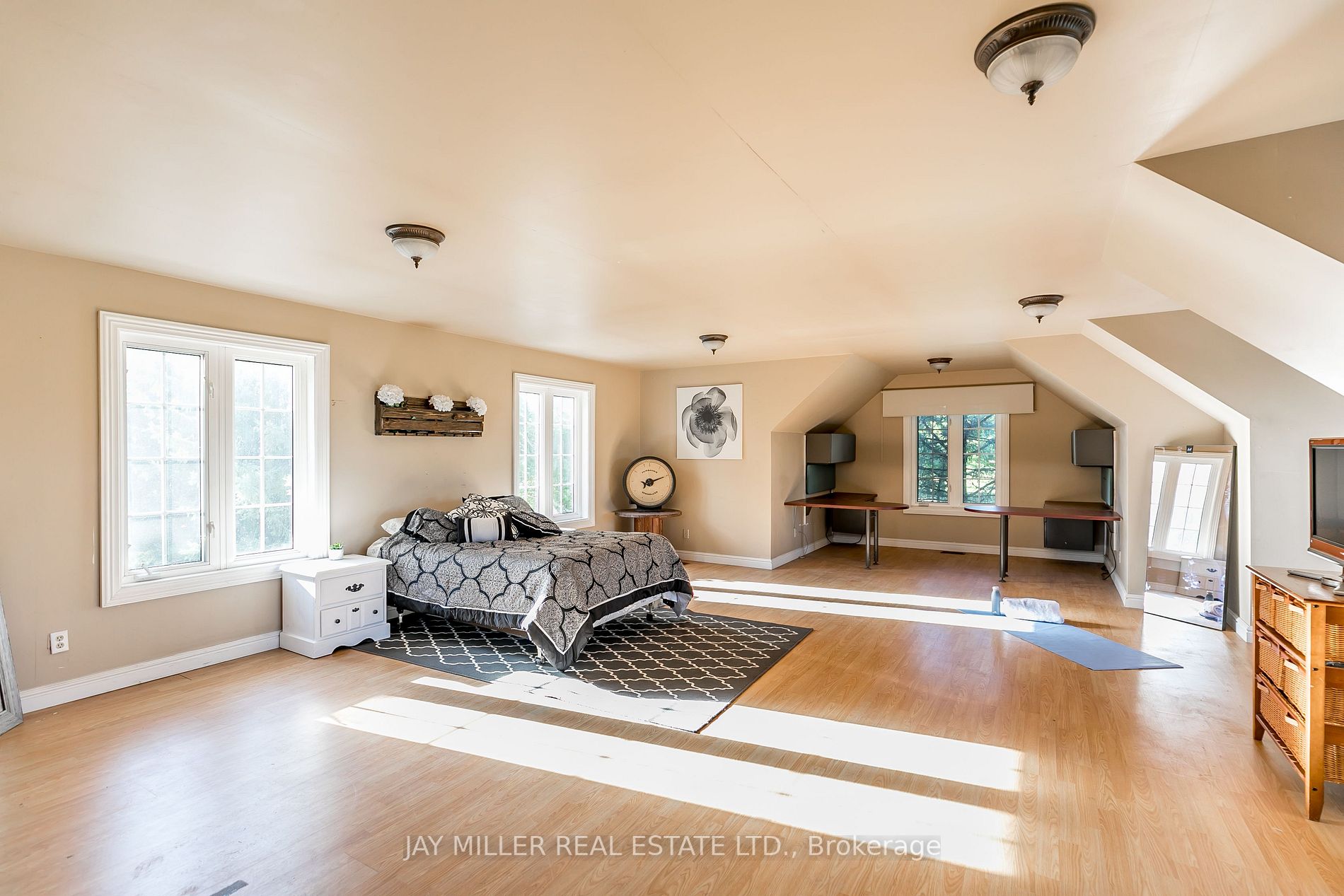 35 Sunny Ridge Tr