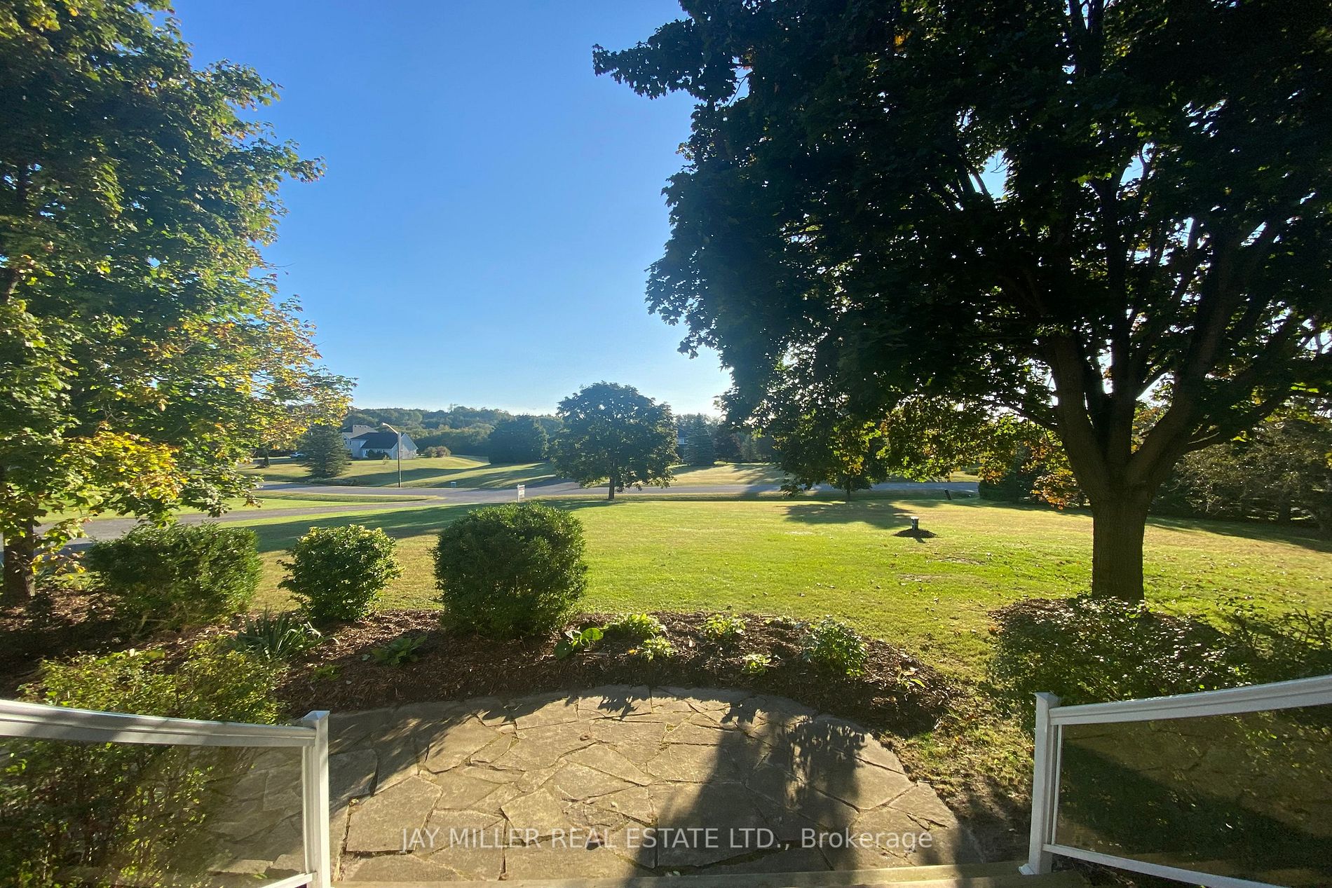 35 Sunny Ridge Tr