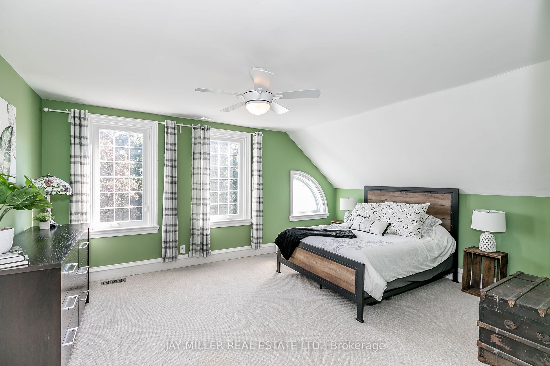 35 Sunny Ridge Tr