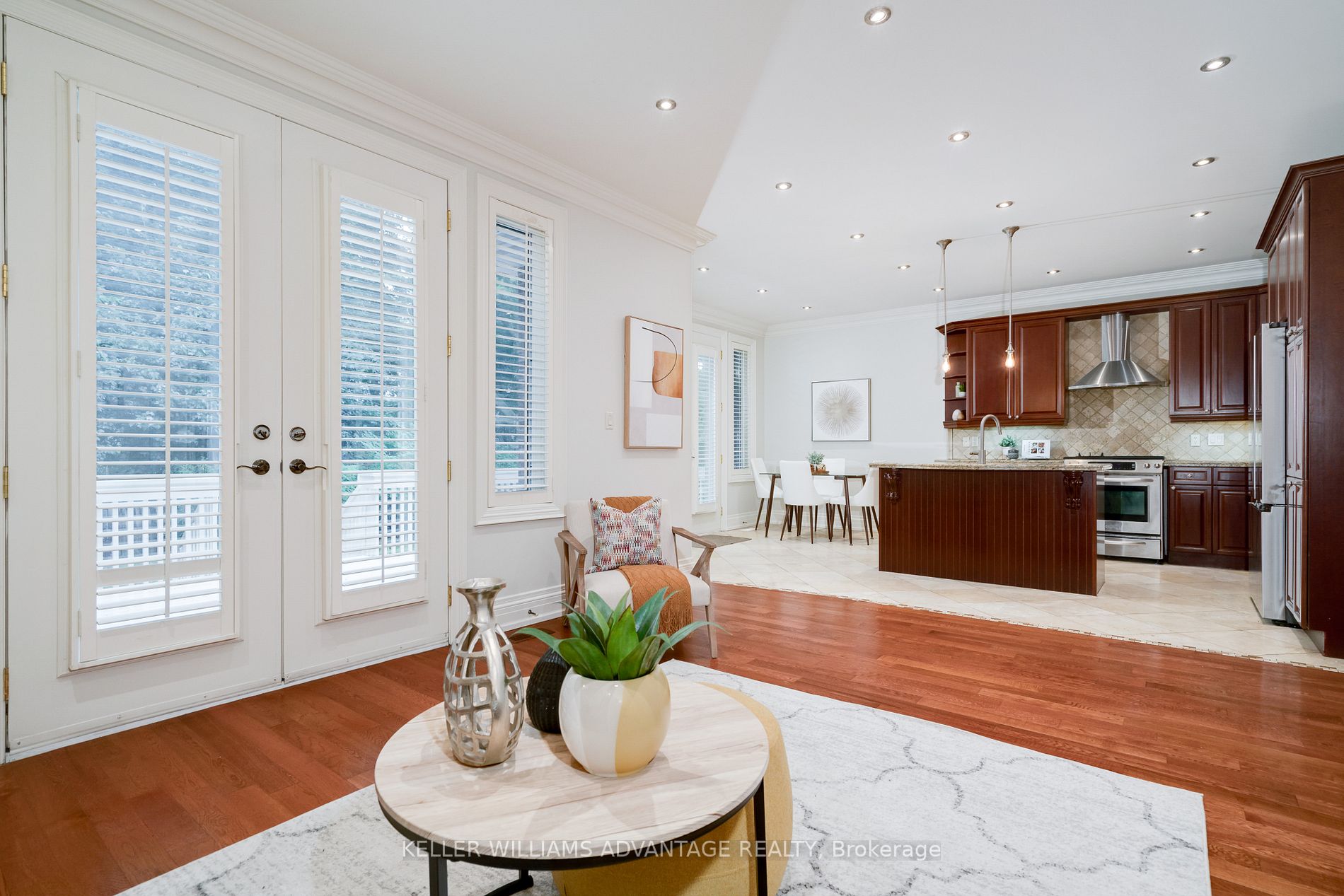 113 Lakeside Ave