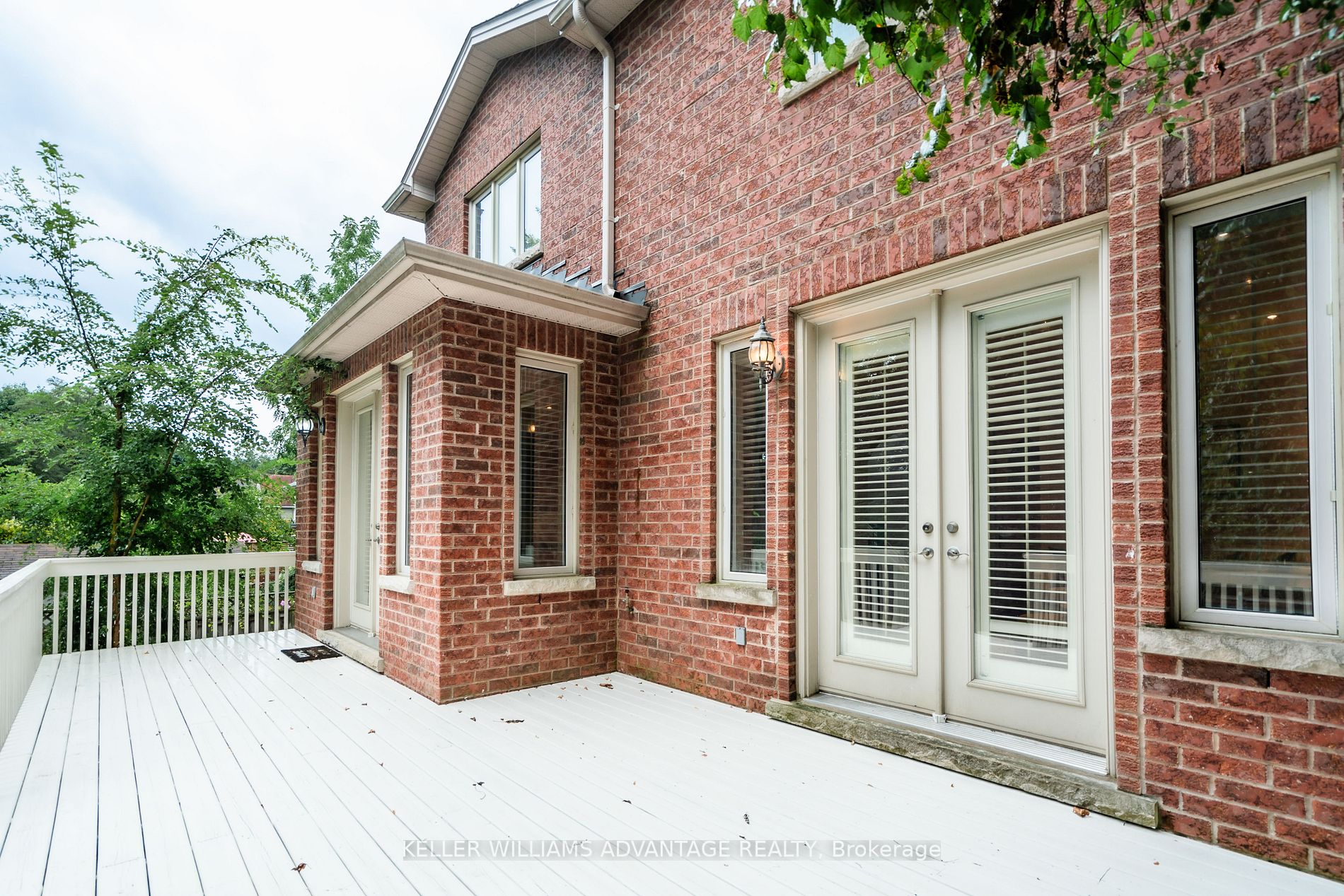 113 Lakeside Ave