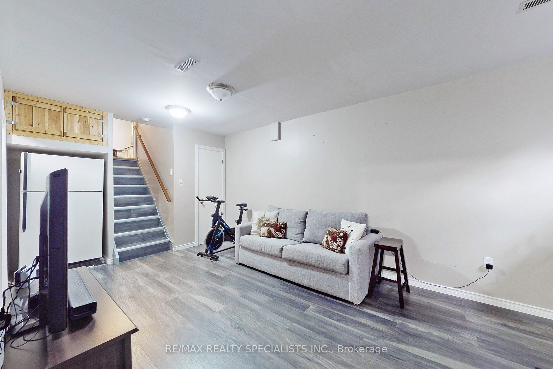 408 Century St