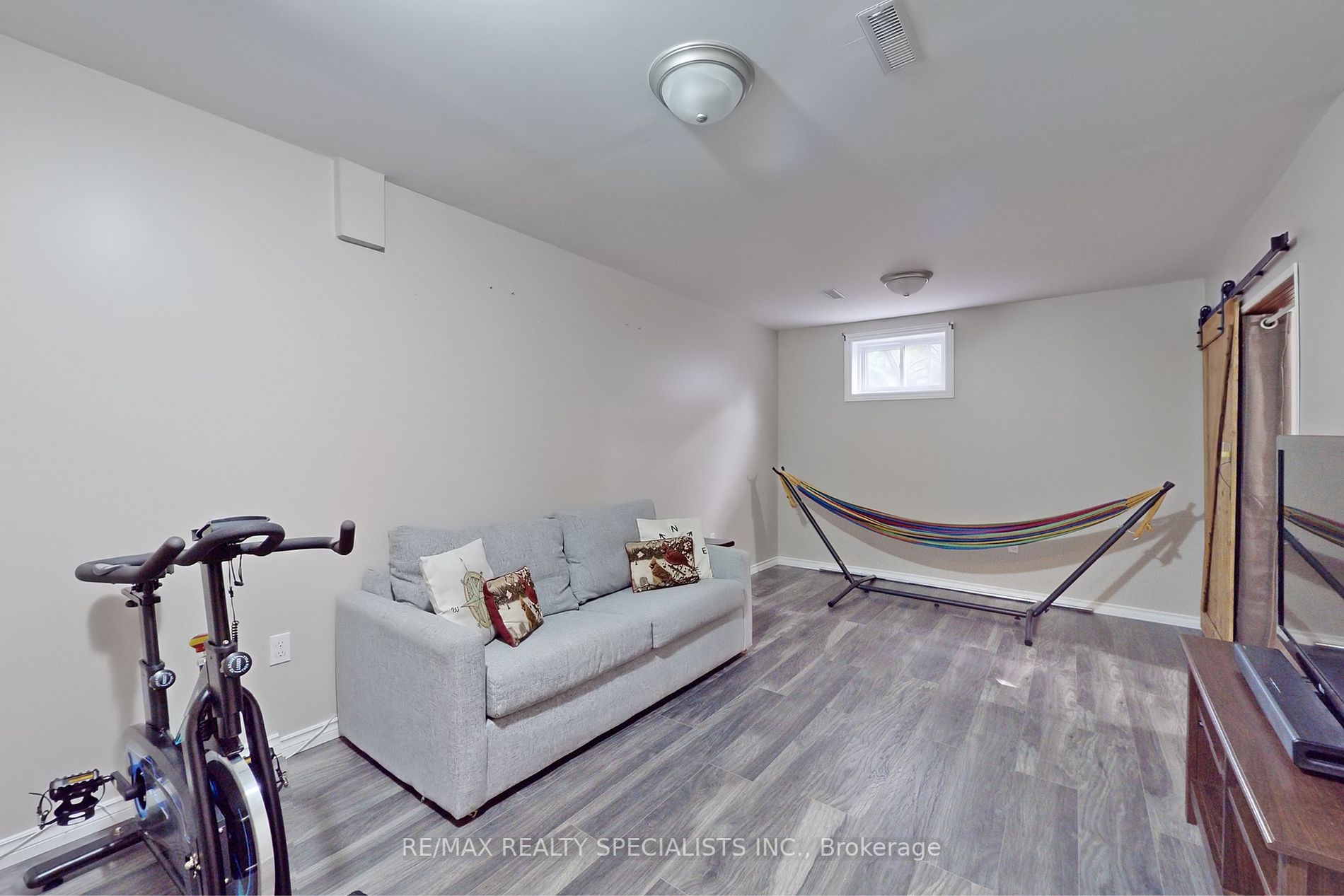 408 Century St