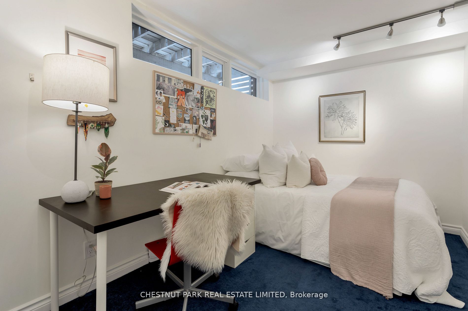 33 Chester Hill Rd