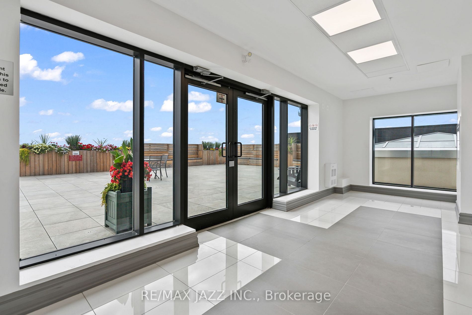 109 King St E, #502