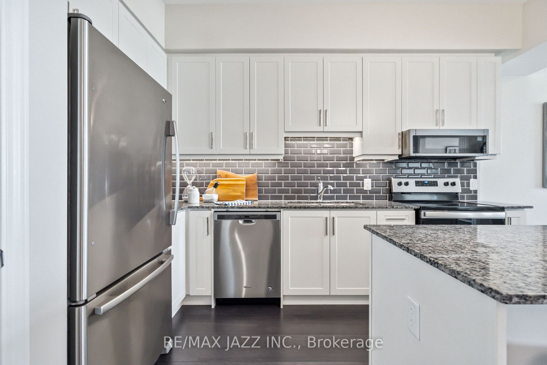 109 King St E, #502