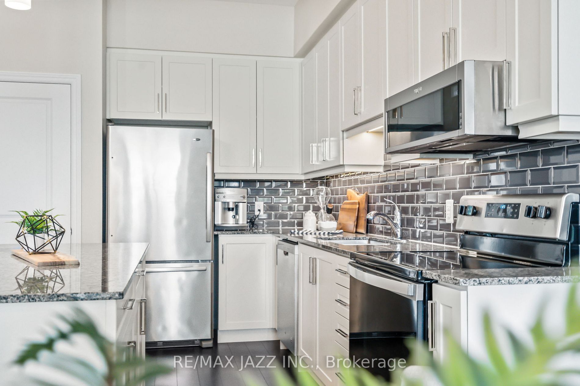 109 King St E, #502
