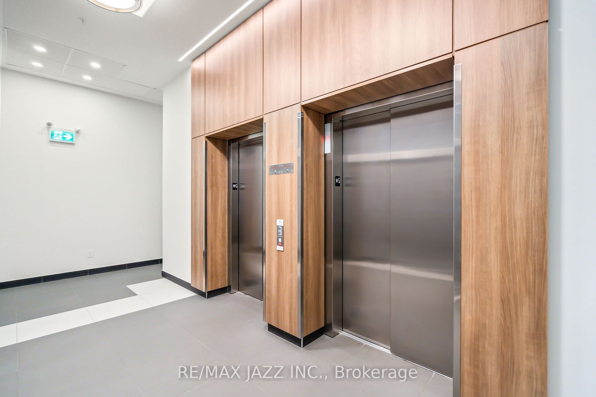 109 King St E, #502