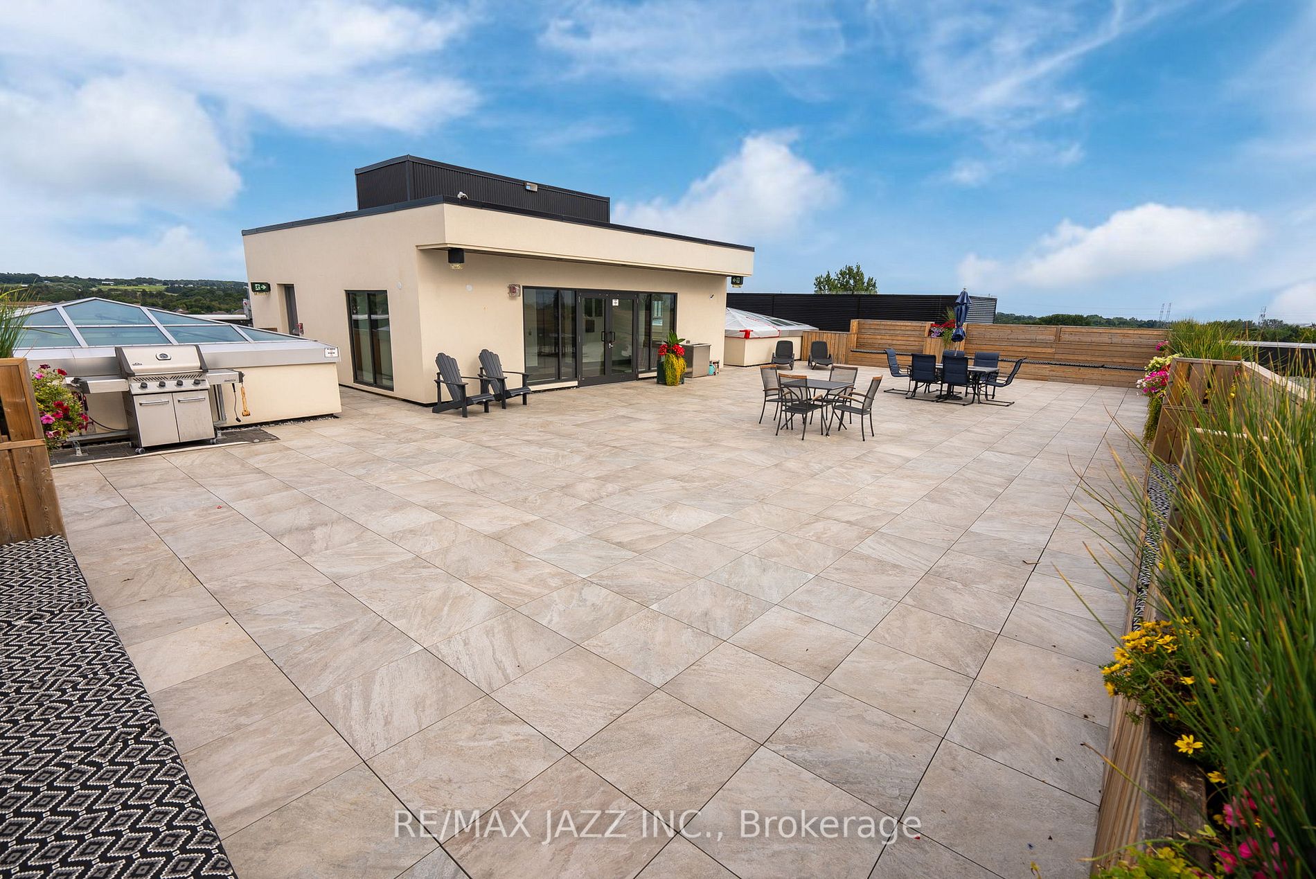109 King St E, #502