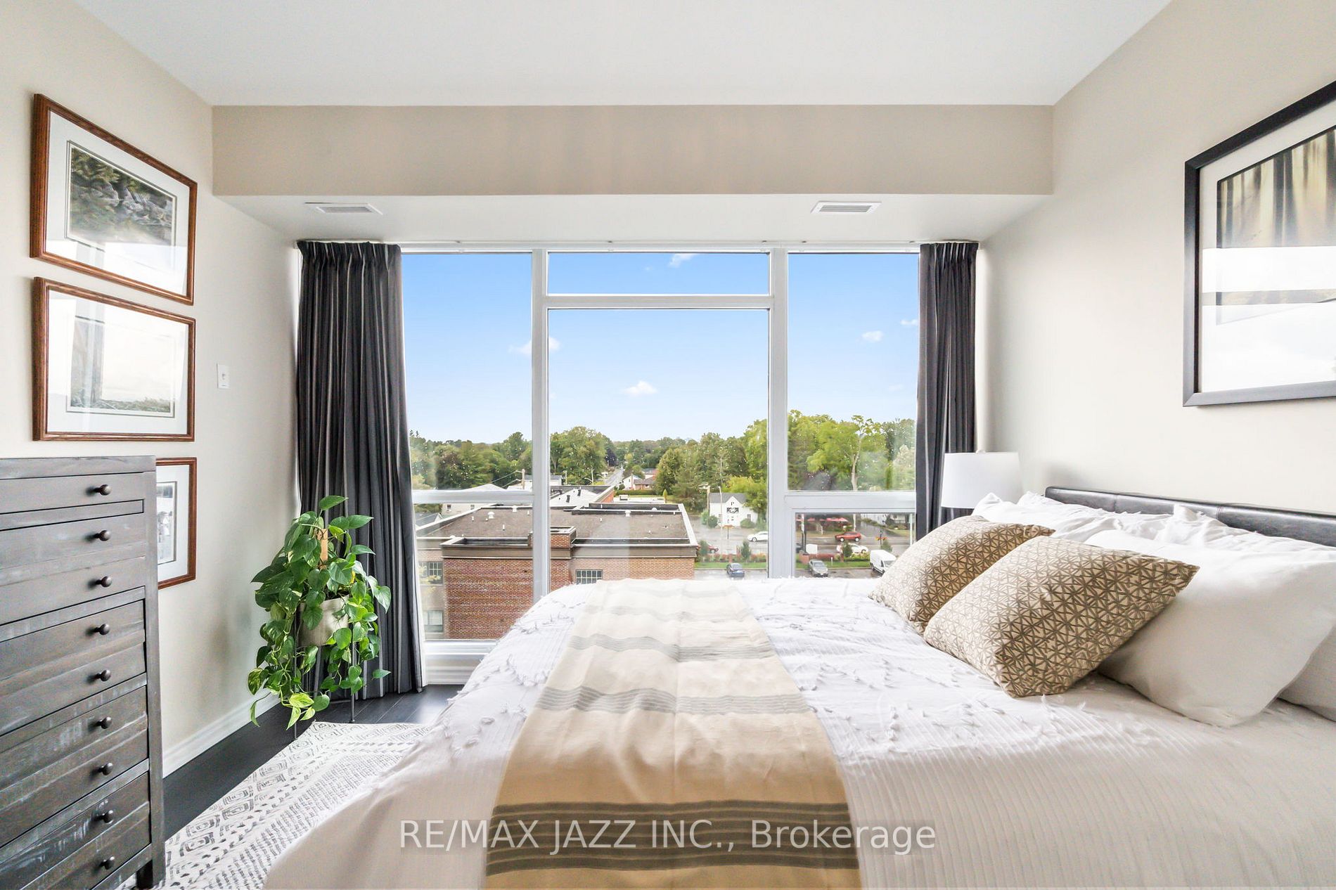 109 King St E, #502
