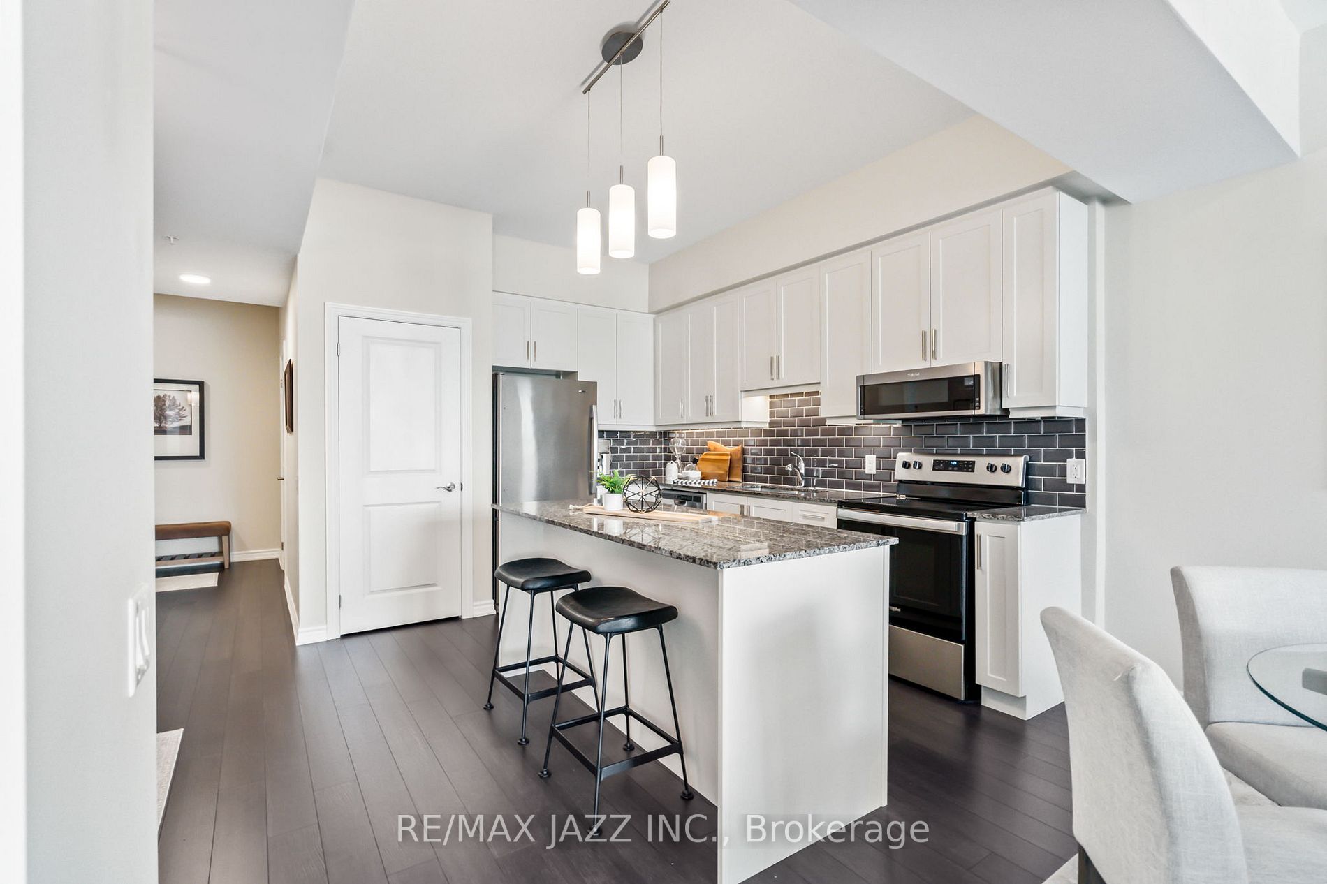109 King St E, #502
