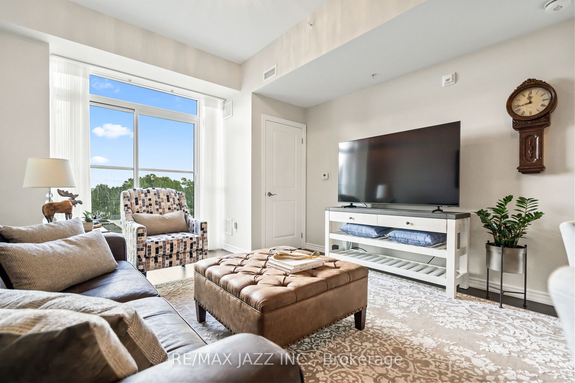 109 King St E, #502