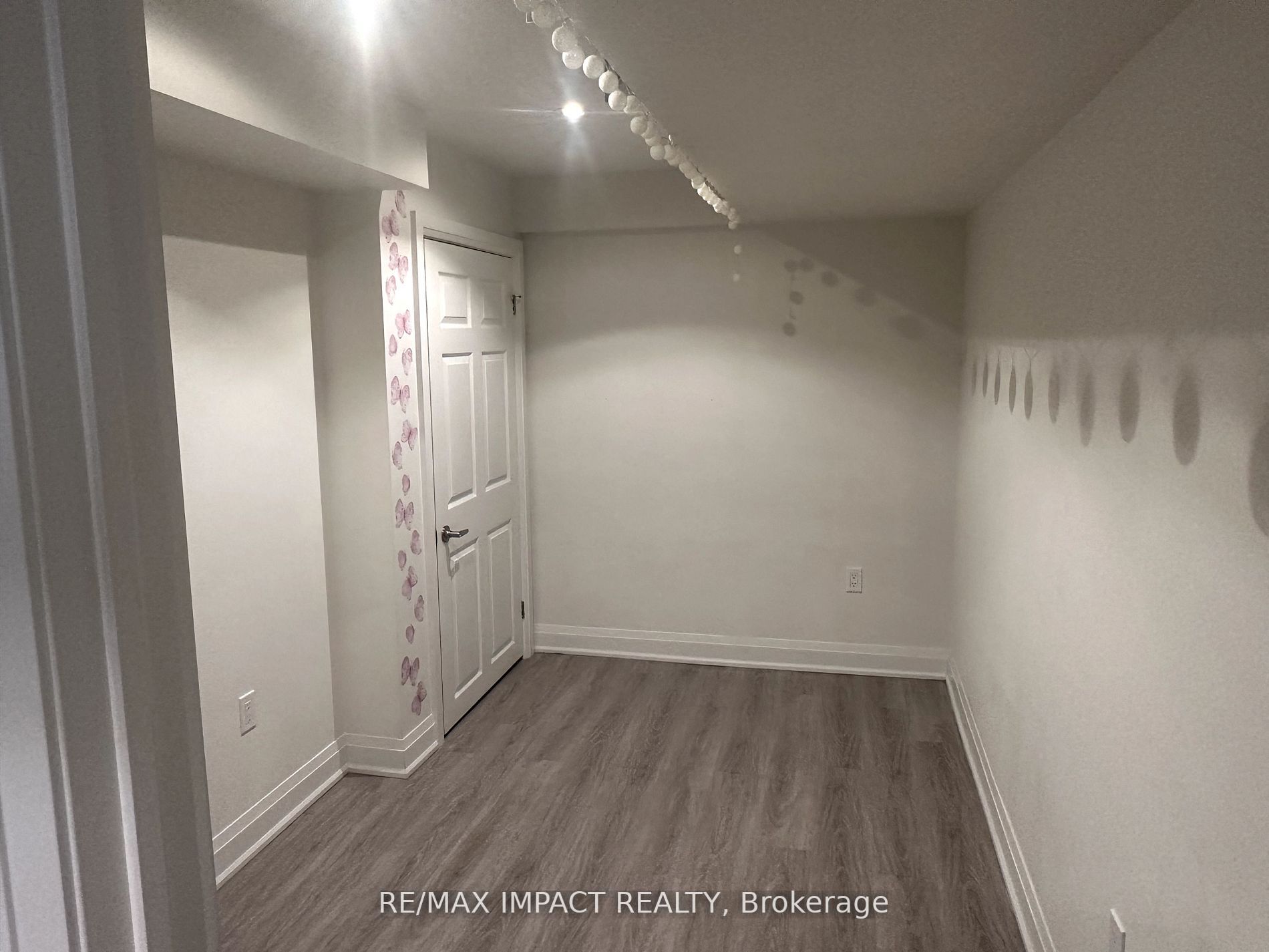 178 Dewell Cres