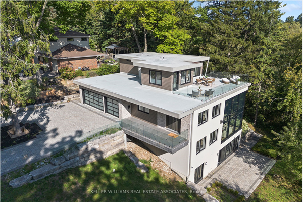379 Woodgrange Ave, Pickering