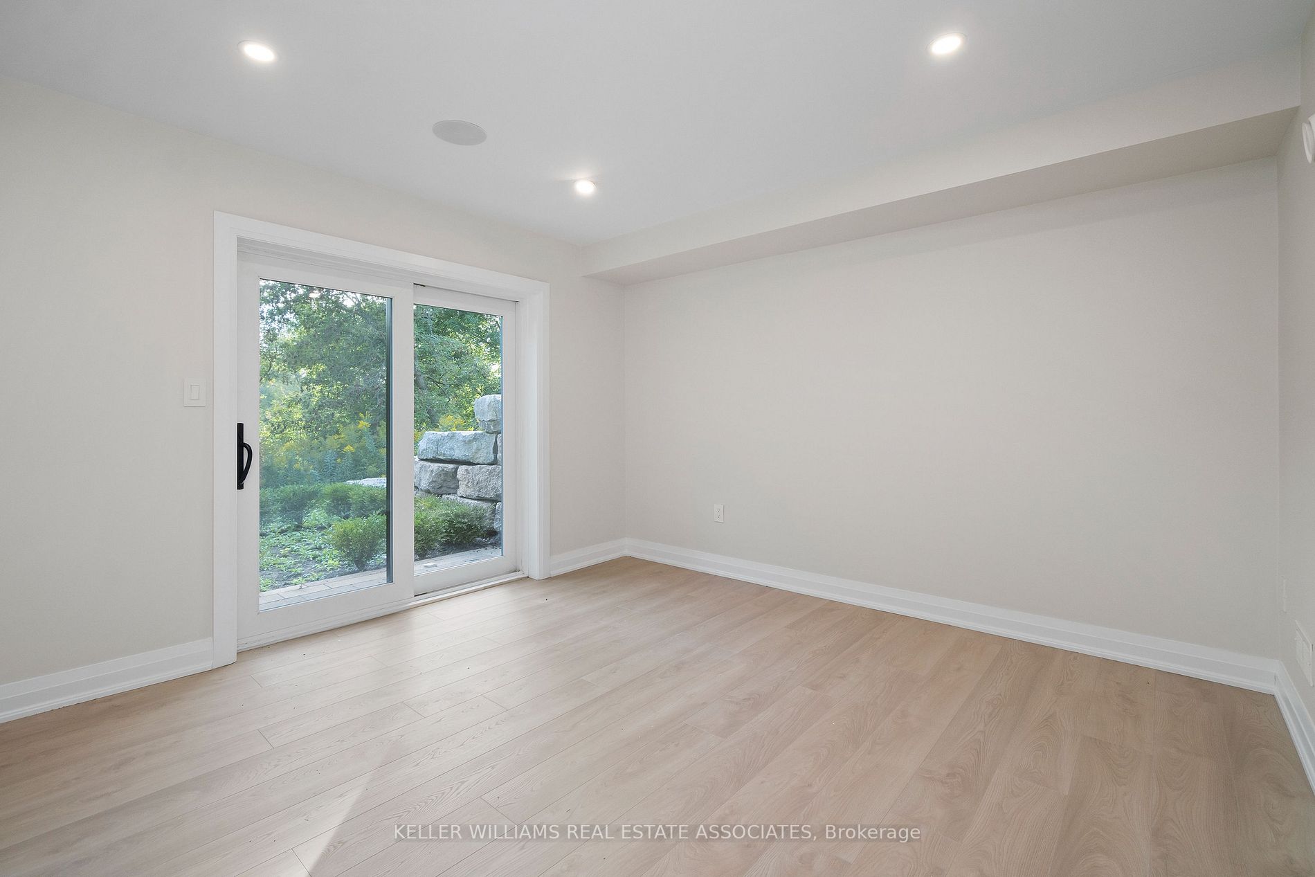 379 Woodgrange Ave