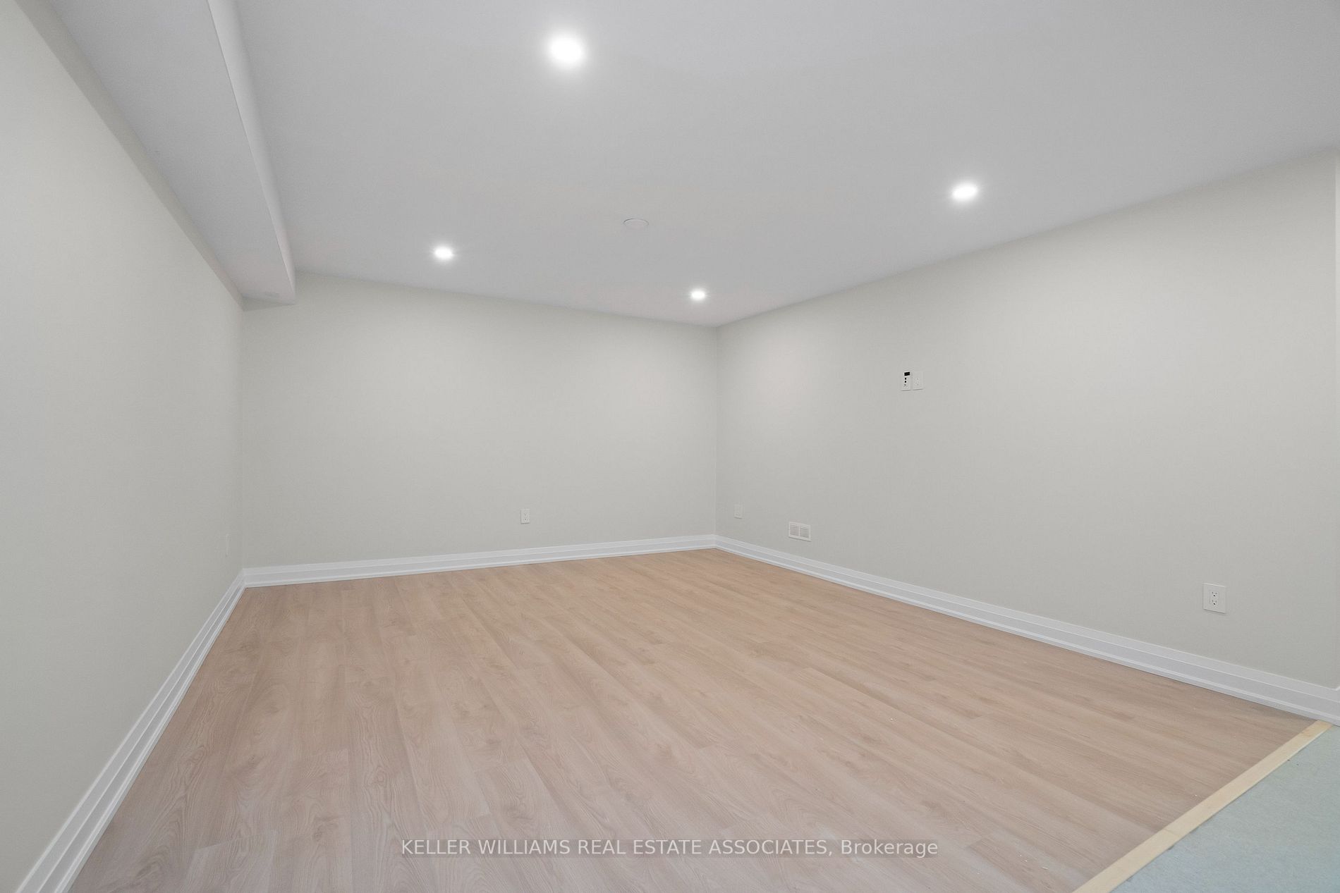 379 Woodgrange Ave