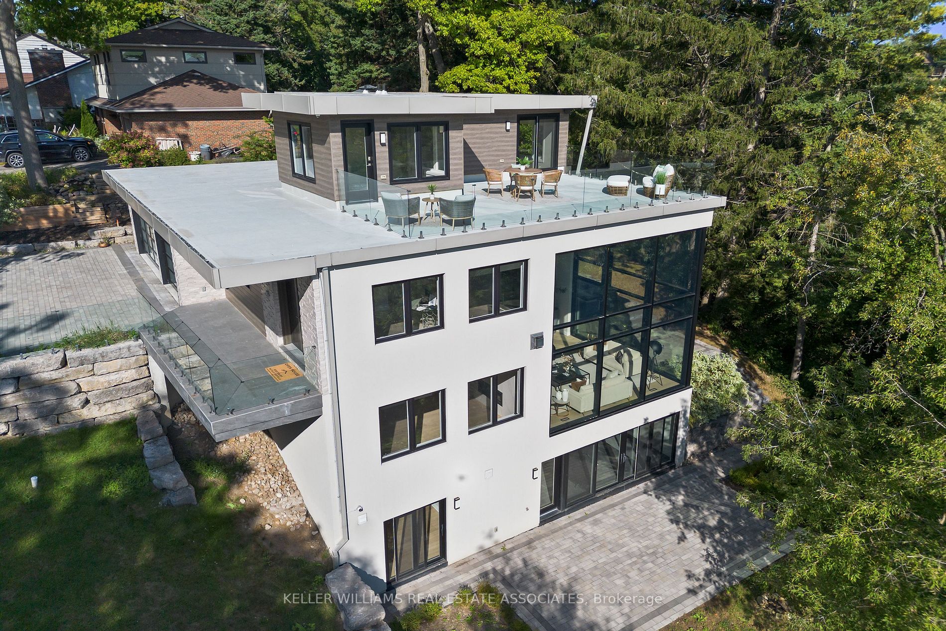 379 Woodgrange Ave